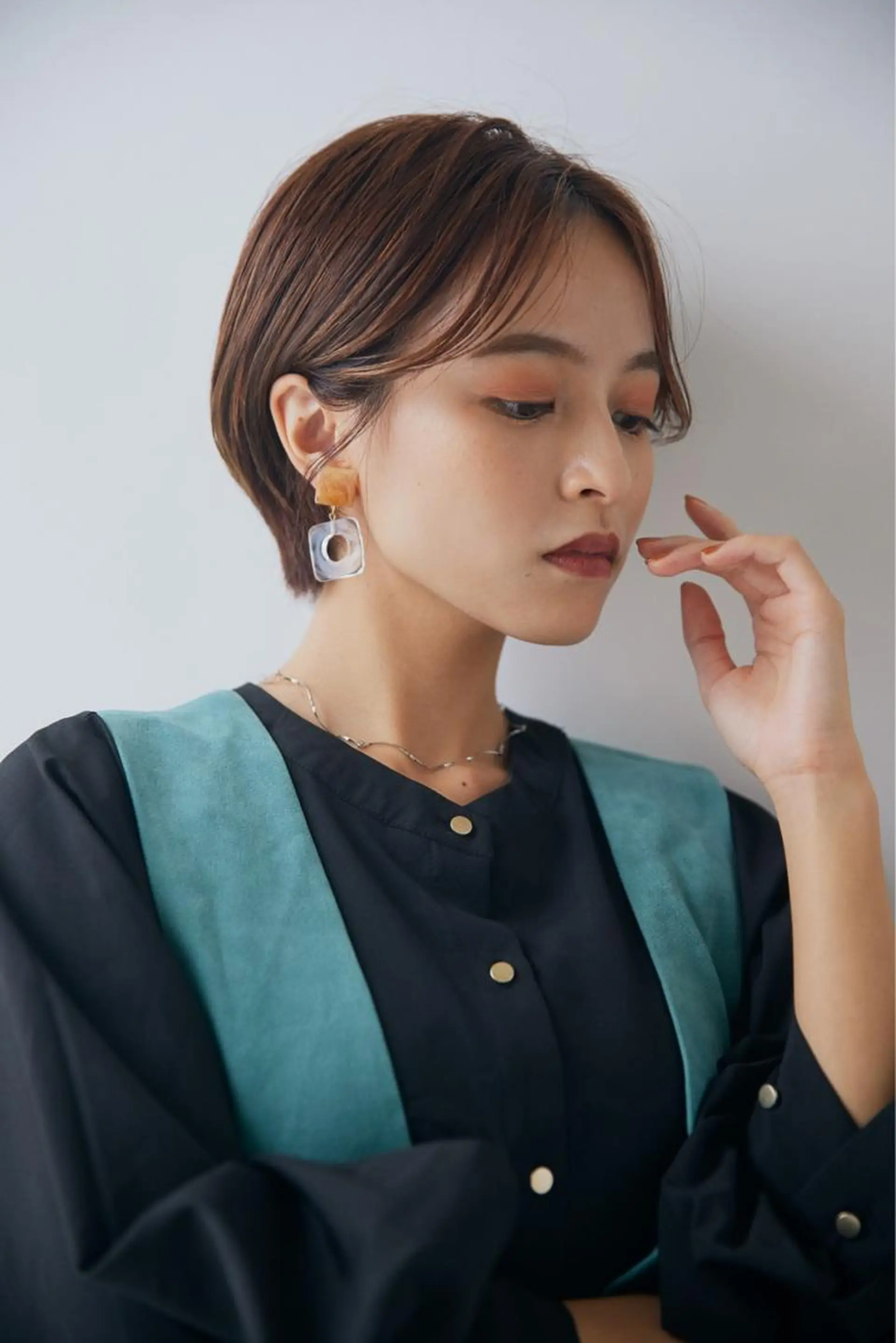 ショート ショートボブ ボブ くびれヘア ショートヘア カット ヘアカラー 🎨インナーカラー が得意👍新垣⚜️のヘアスタイル