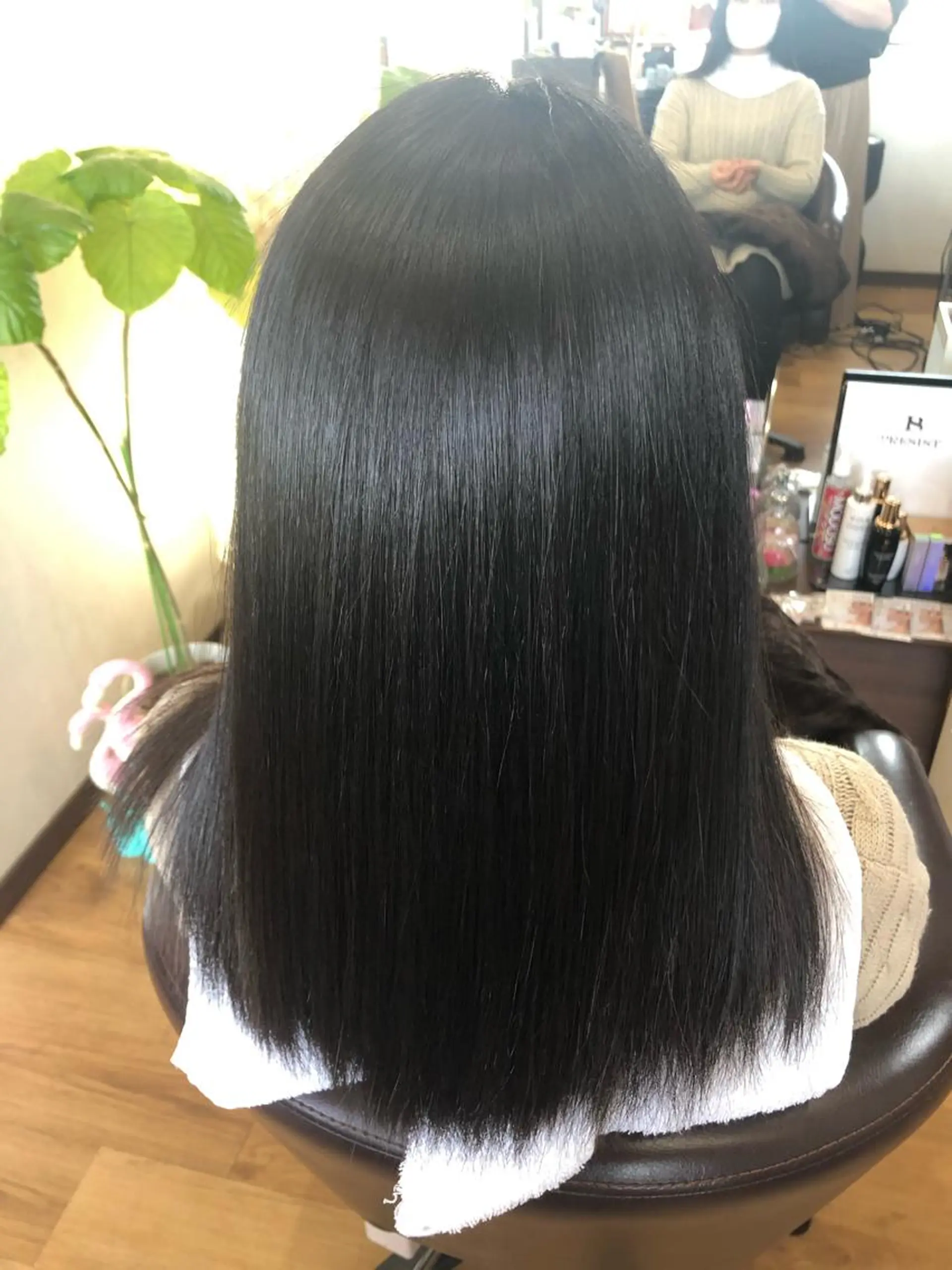 セミロング パーマ 縮毛矯正 田中 佐枝子のヘアスタイル