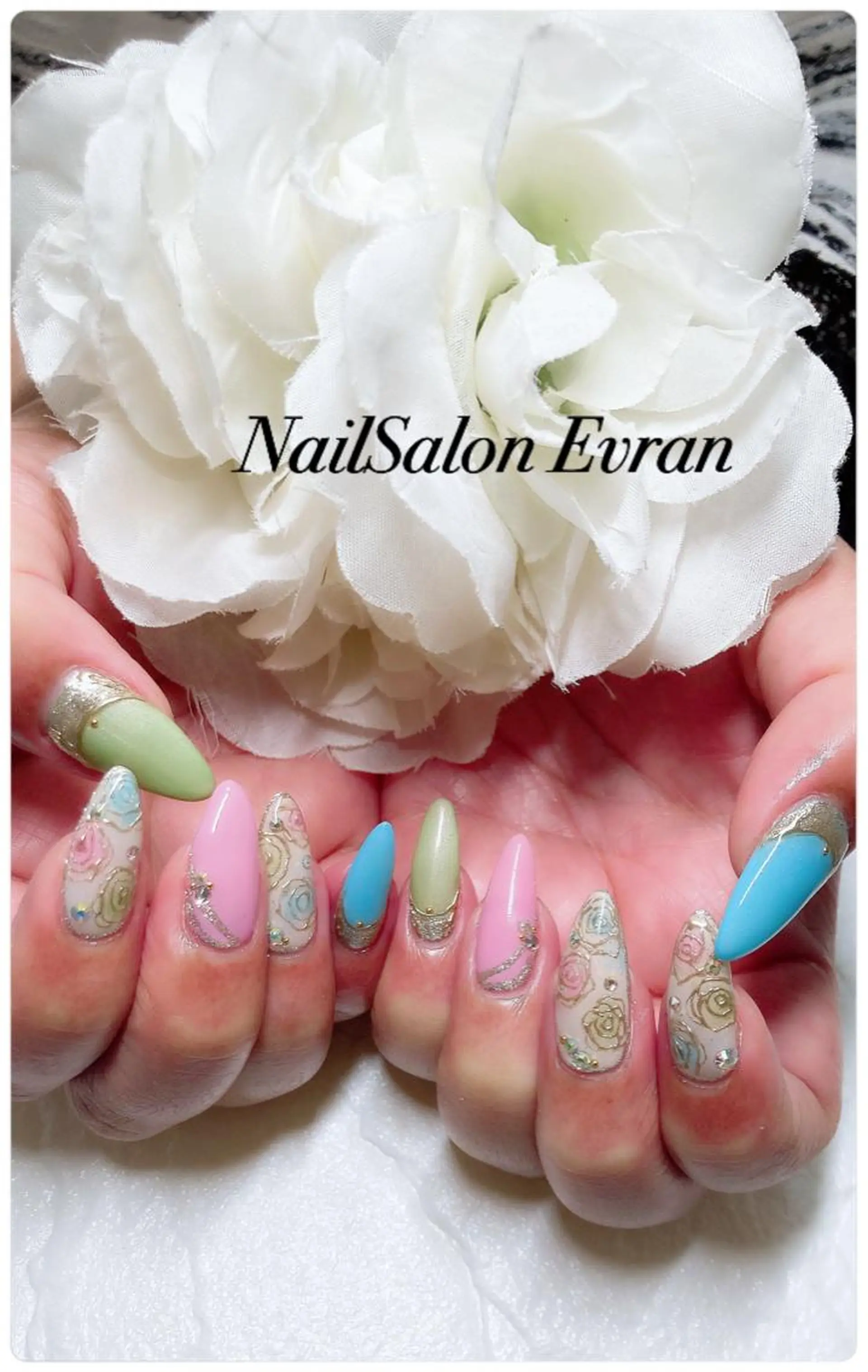 ネイル アートネイル フレンチネイル マグネットネイル 持ち込み ニュアンスネイル ハンドネイル Nail salon Evranのネイルデザイン