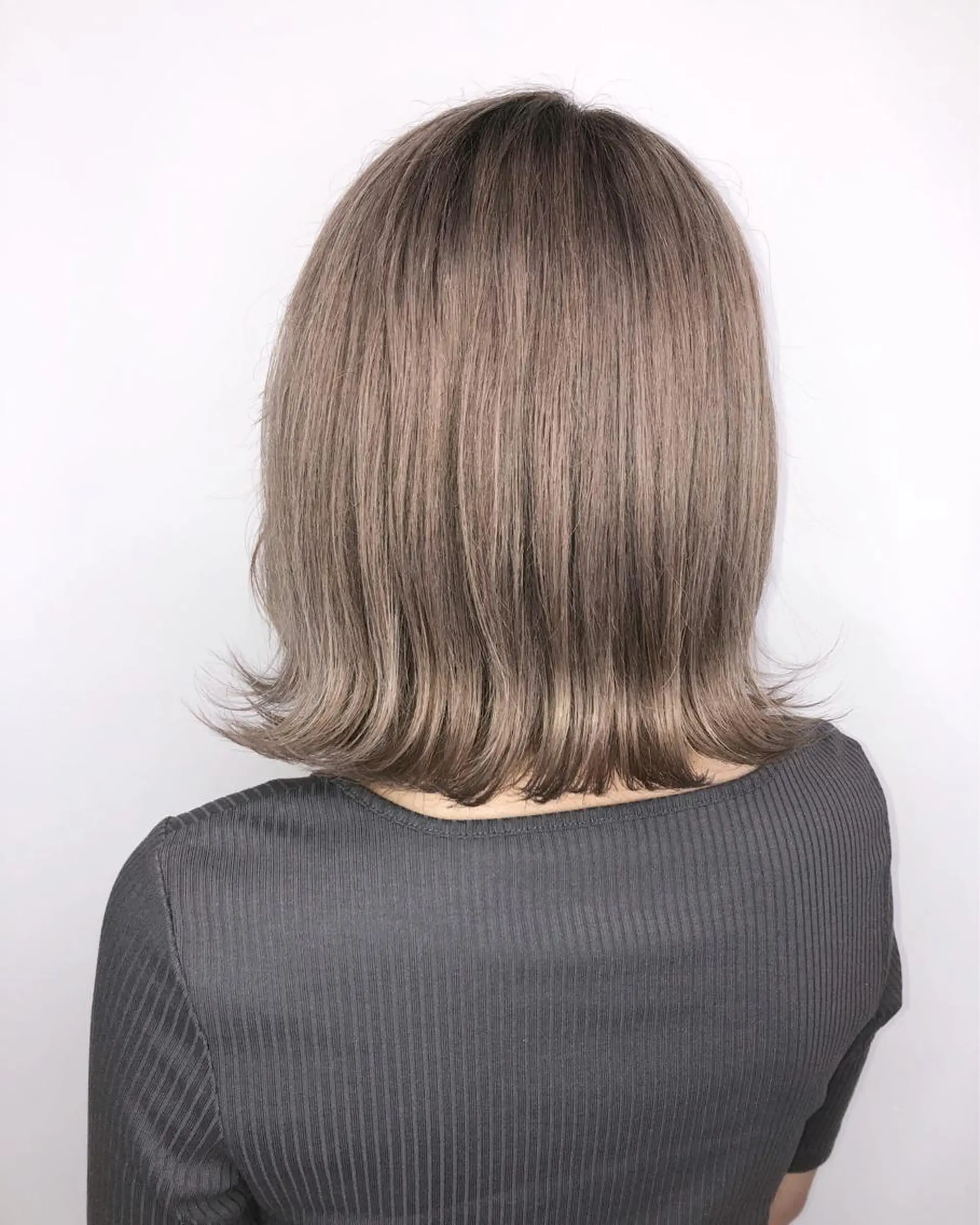 ショート 手島 カミラのヘアスタイル