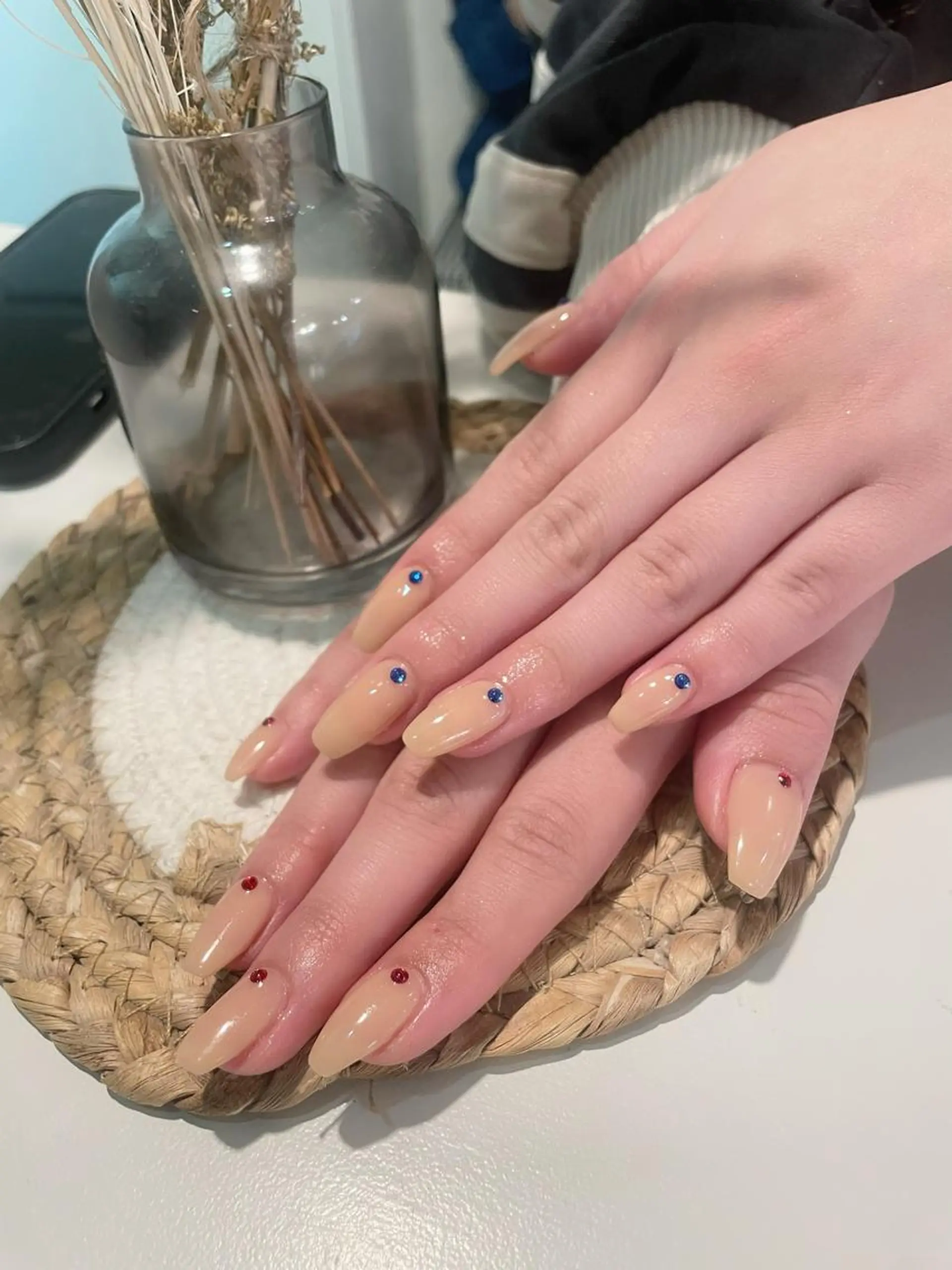 ネイル ワンカラーネイル ストーンネイル ハンドネイル D.d Nail Moeのネイルデザイン
