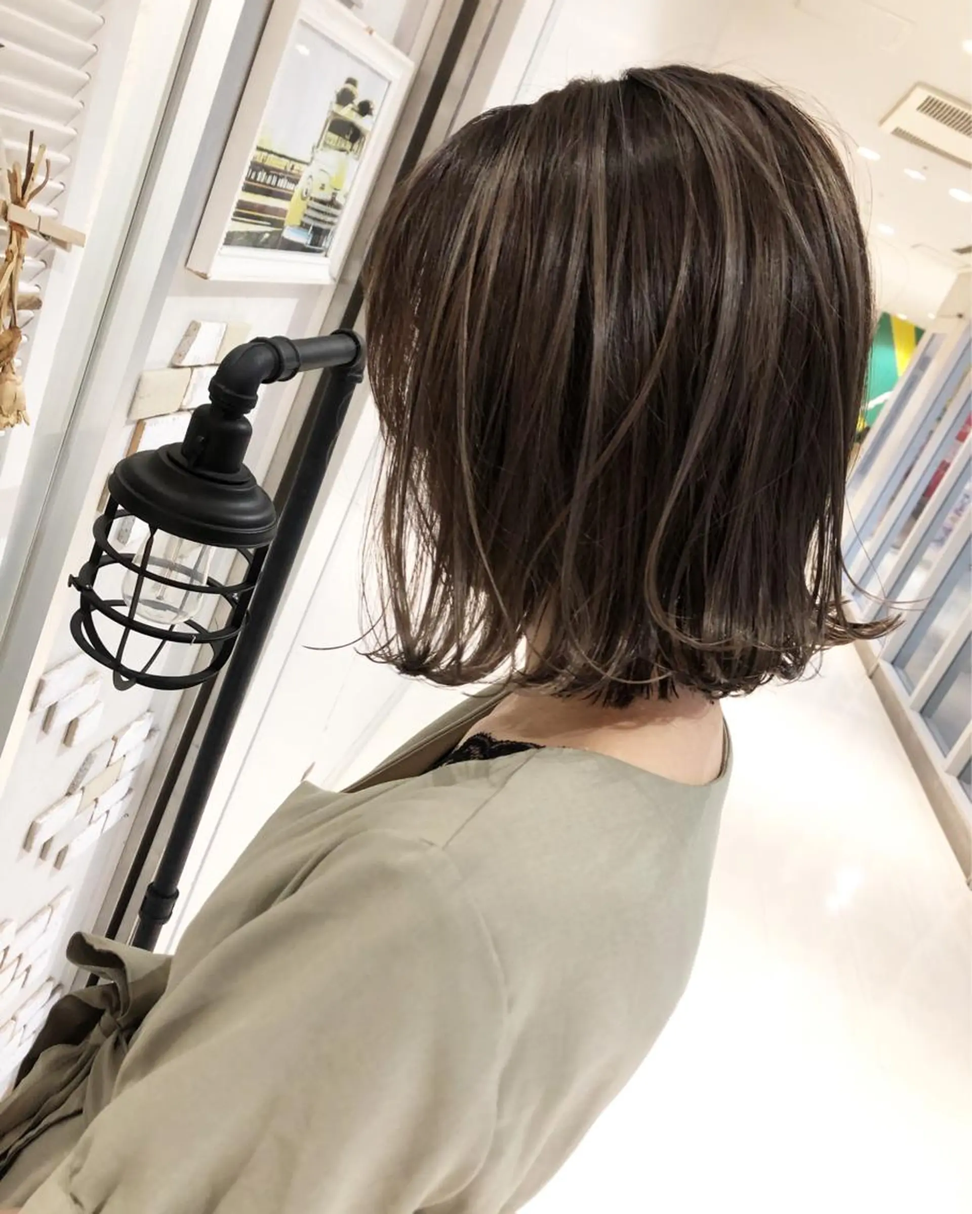 ミディアム カラー ヘアカラー トリートメント ブリーチカラーレイヤ ーカット🦋annaのヘアスタイル