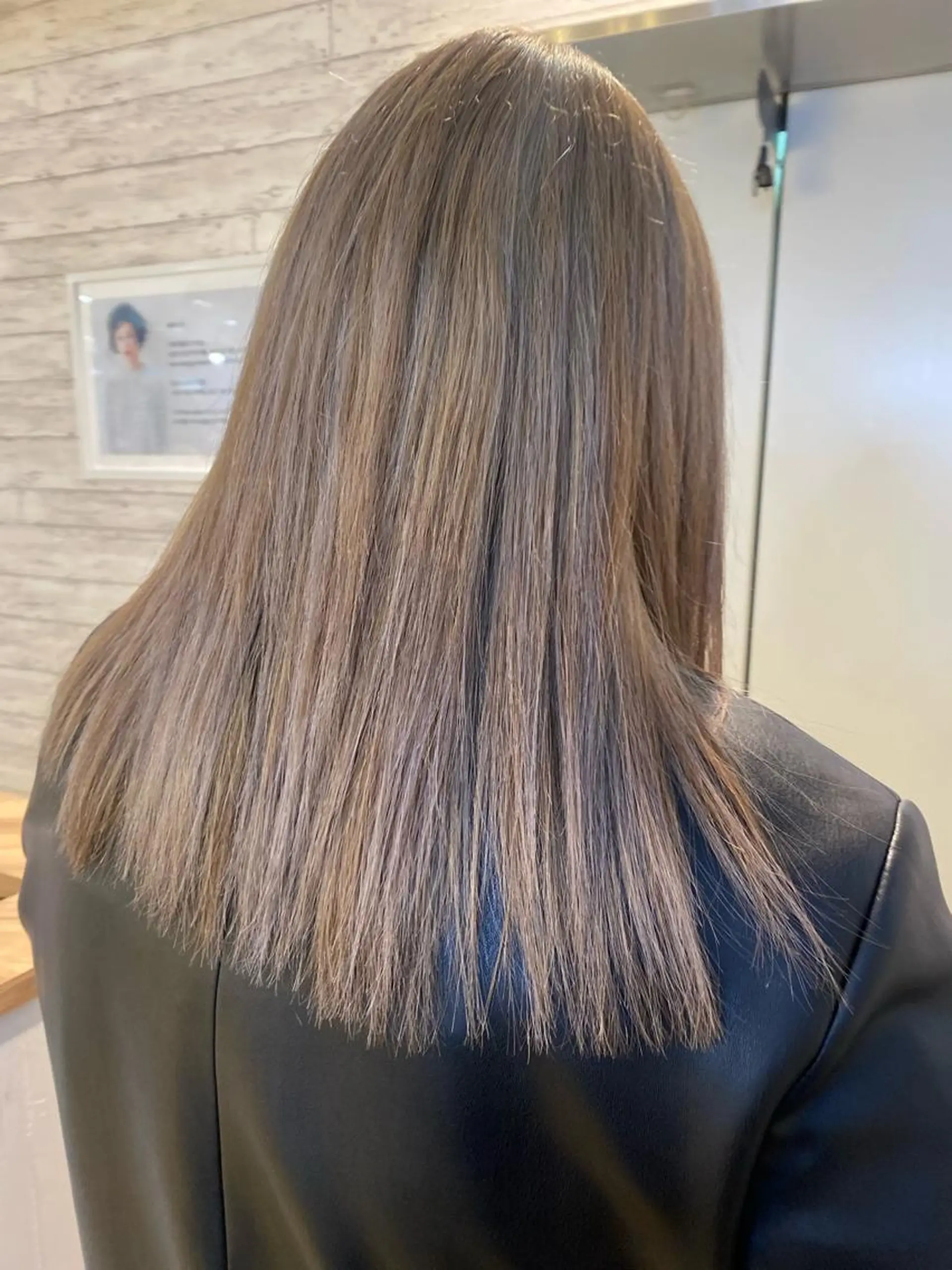 セミロング カラー MANAMI 🥀ウルフカットのヘアスタイル