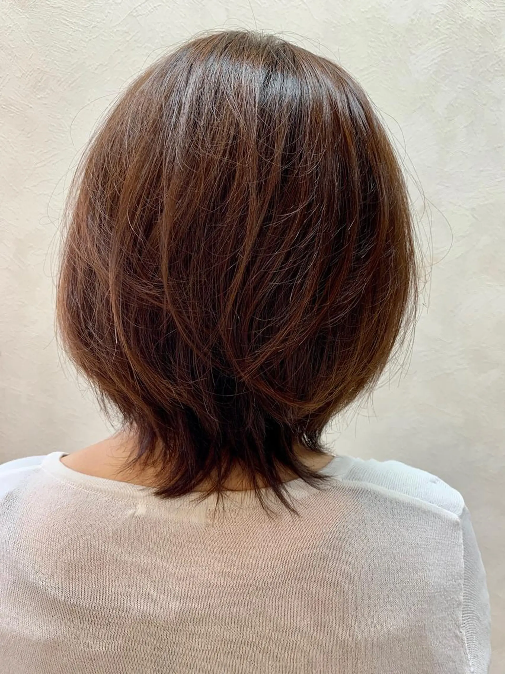 ミディアム レイヤーカット 加藤 遥花のヘアスタイル