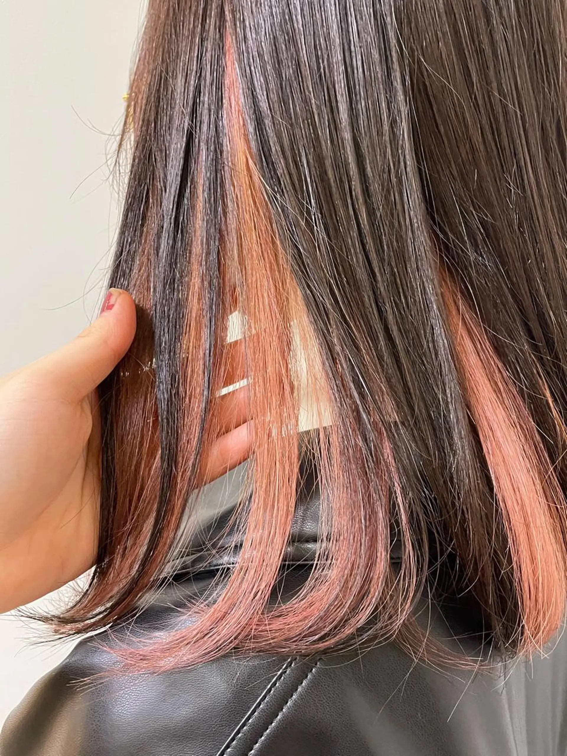 セミロング カラー ブリーチ インナーカラー 顔周りカット コノミ/ アイリスト まつパ/大船 鎌倉のマツエク・マツパデザイン