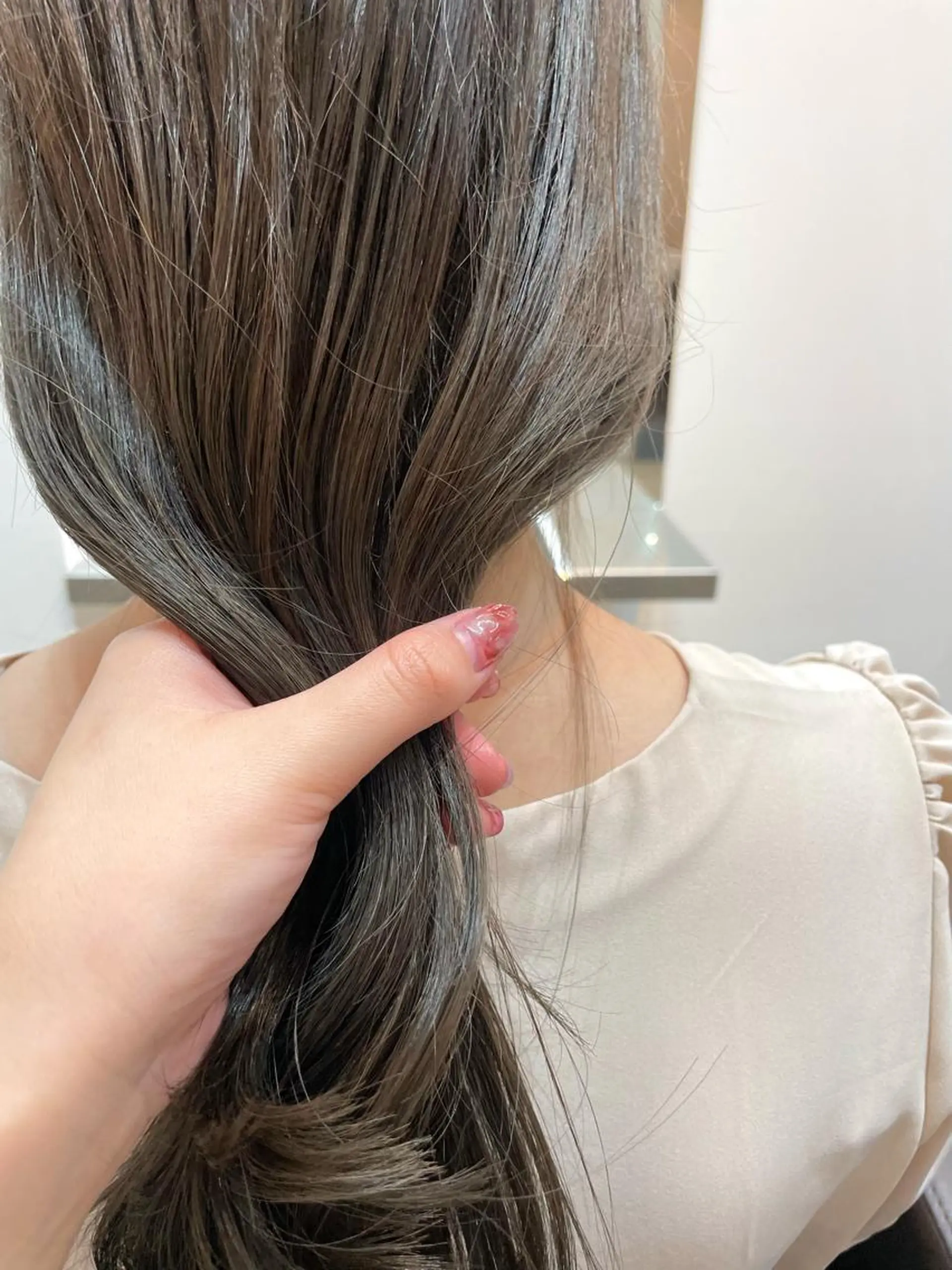 ロング カラー ベージュカラー オリーブベージュ カット ヘアカラー トリートメント 【表参道】Ruri デジタルパーマのヘアスタイル