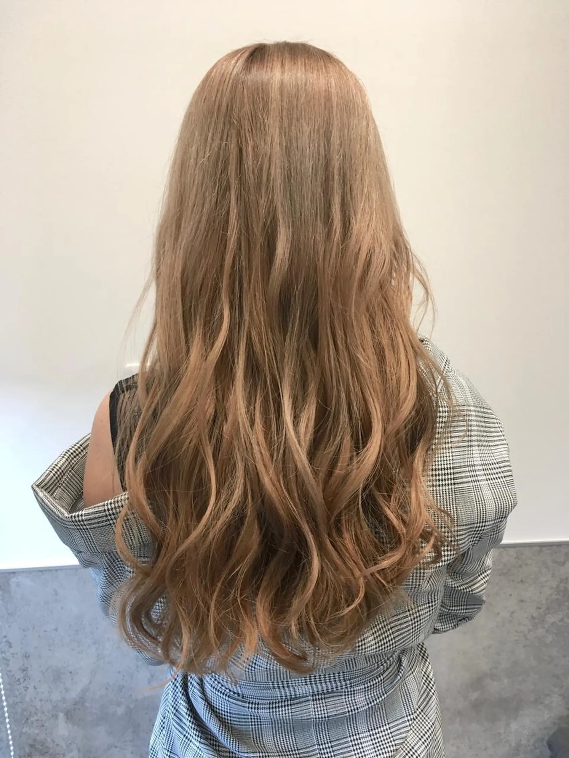 ロング カラー ベージュカラー ヘアカラー トリートメント ヘアセット yoshi ☆のヘアスタイル