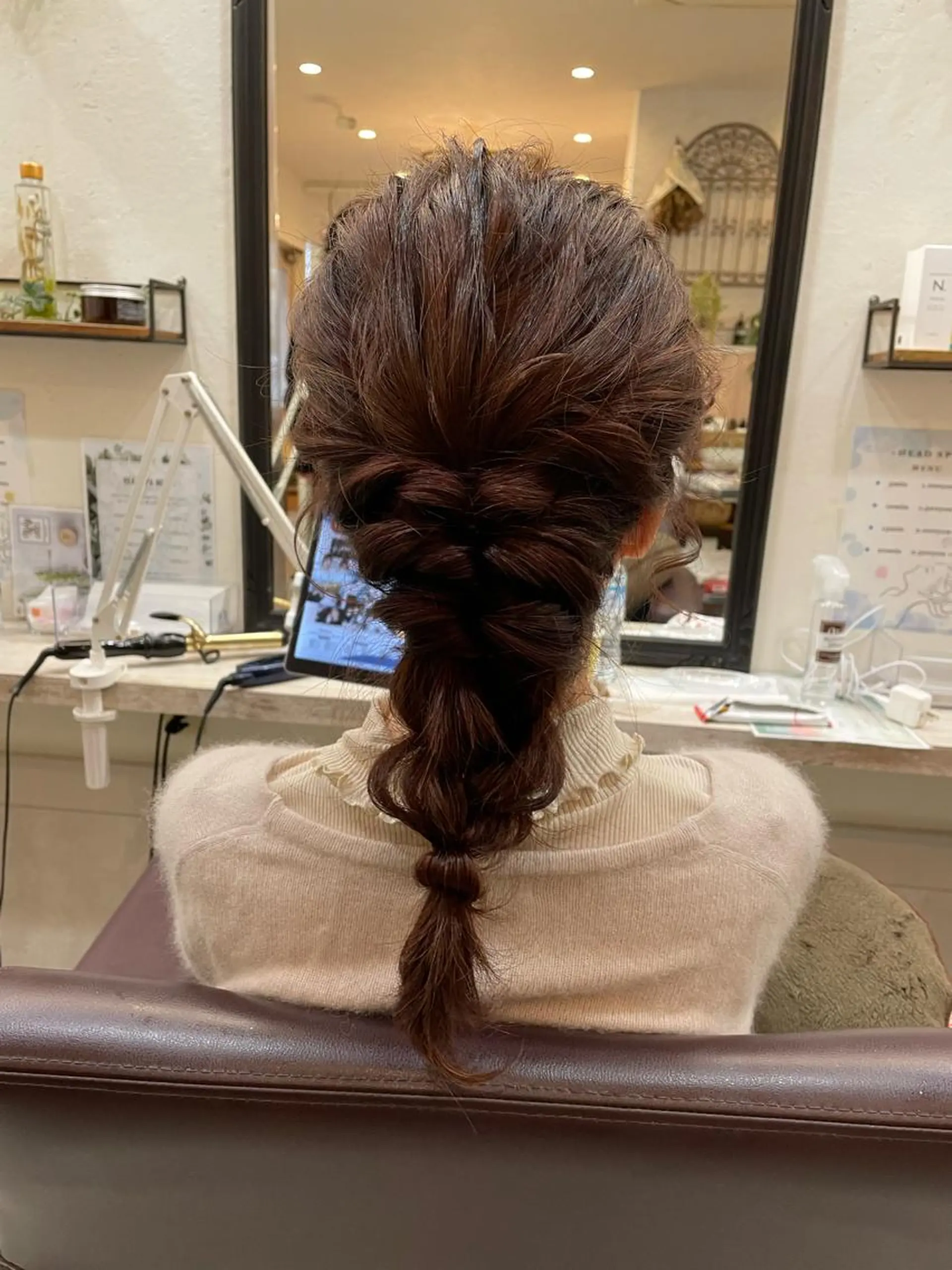 セミロング 津田 あかねのヘアスタイル