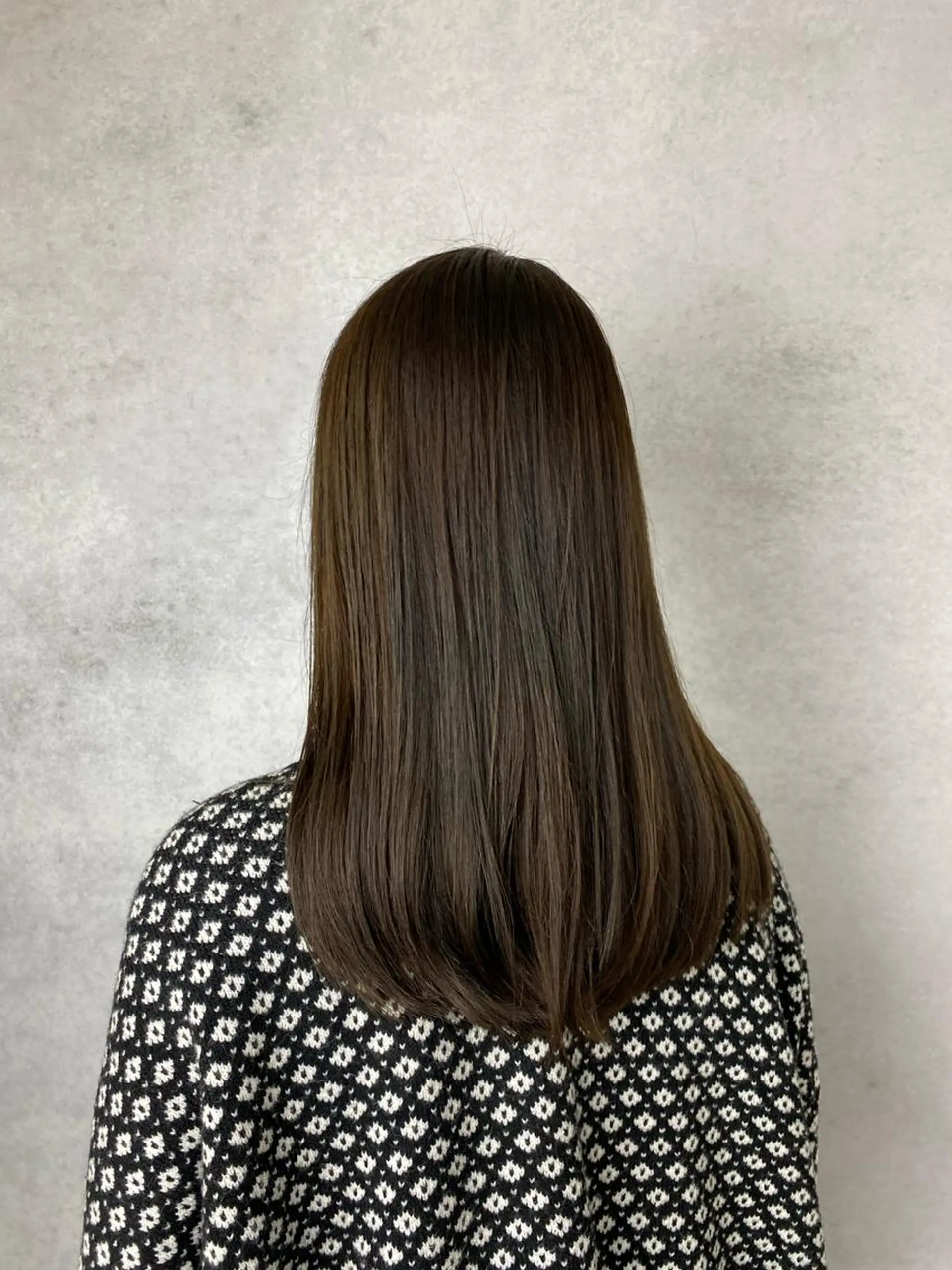 ミディアム カラー グレージュ オリーブカラー オリーブグレージュ オリーブグレー 髪質改善 統括マネージャー/ 髪のドクター/前原悟のヘアスタイル