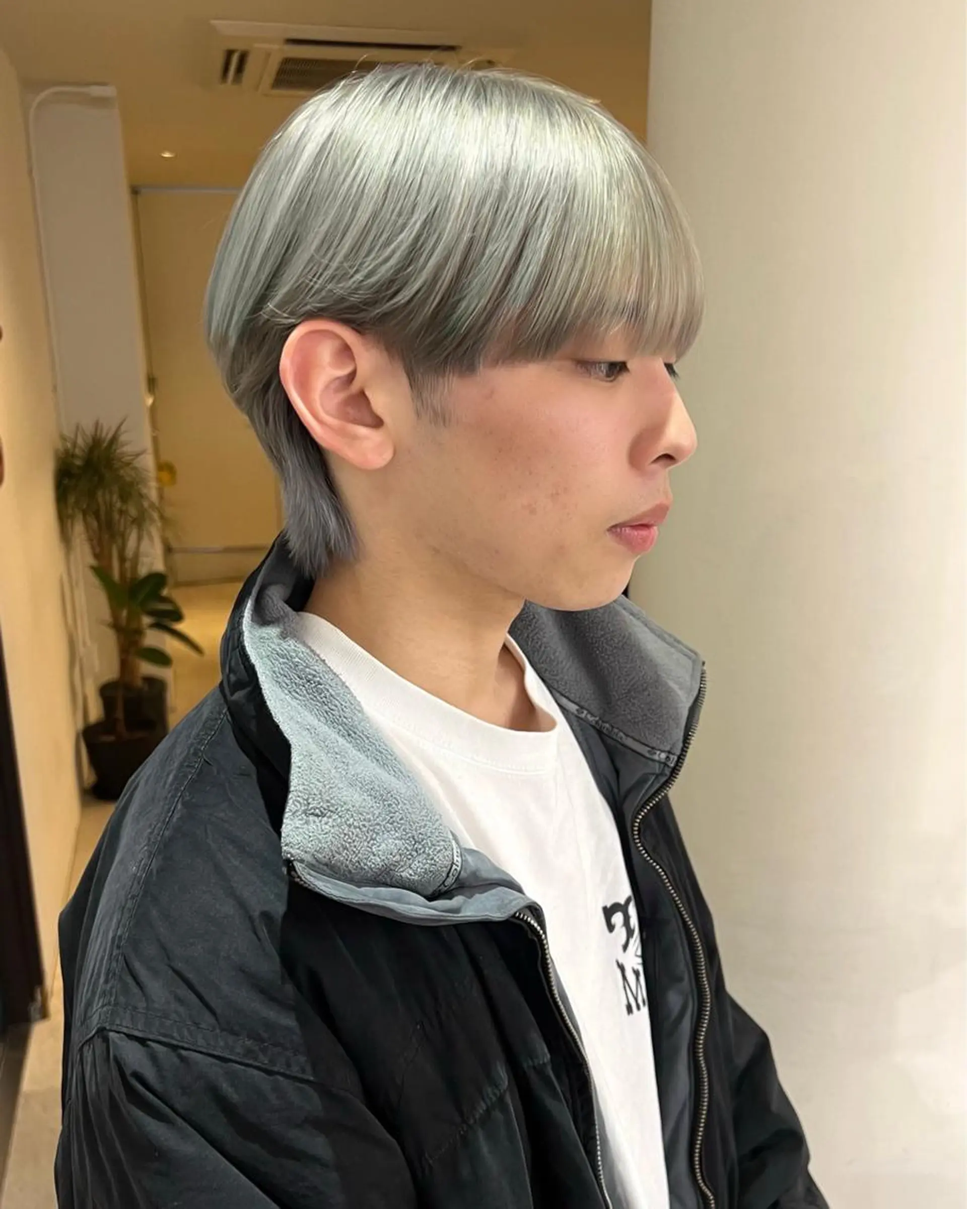 カラー メンズ メンズブリーチ メンズハイトーン ブリーチ ハイトーンカラー カット ヘアカラー トリートメント RAIMA ケアハイトーンのヘアスタイル