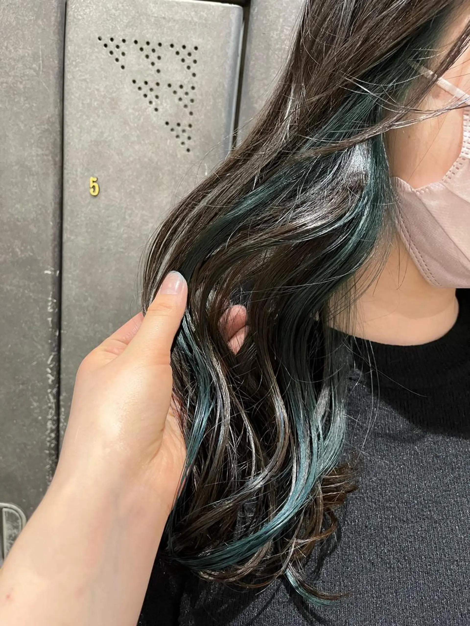 ロング 飯田 愛結のヘアスタイル