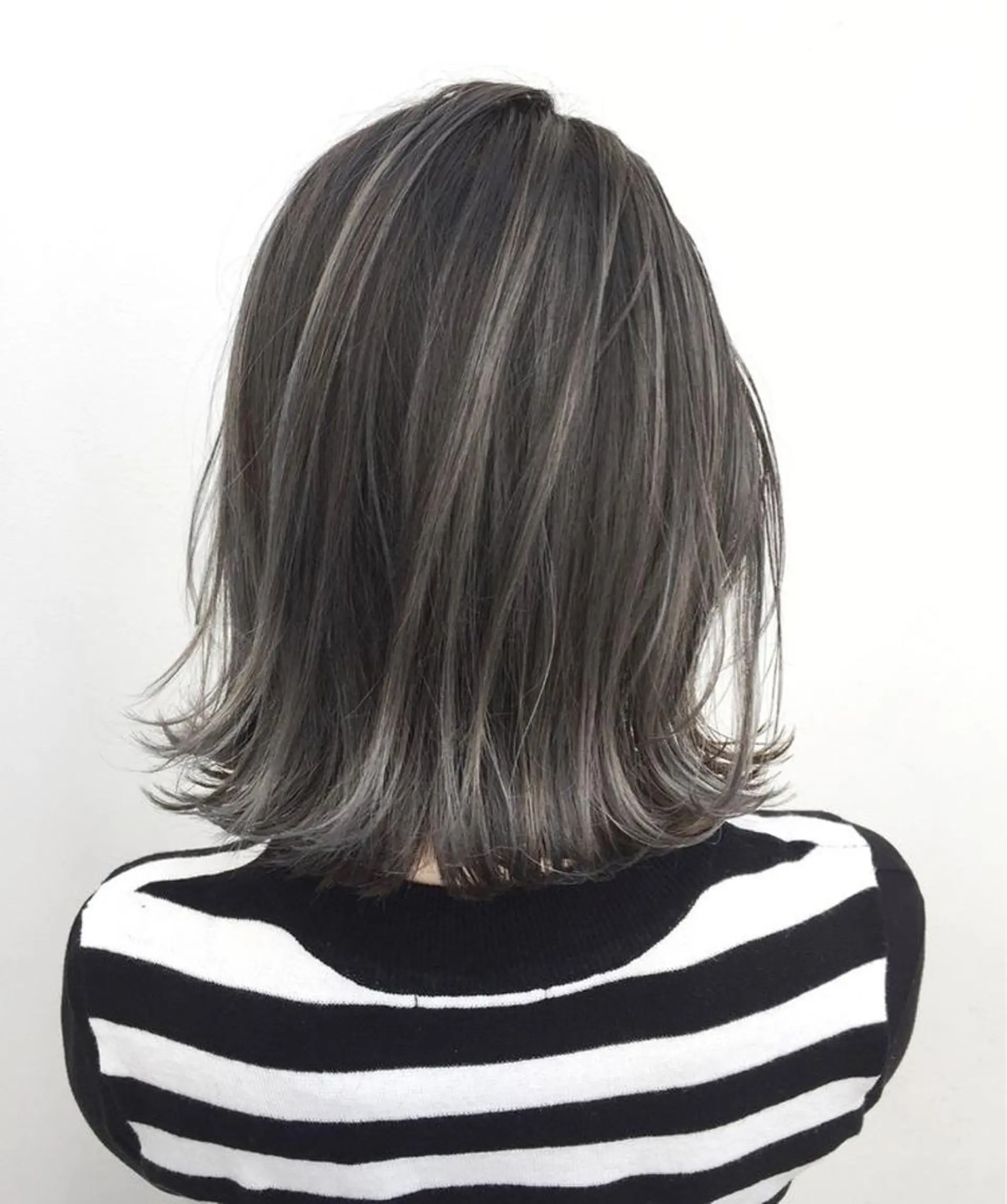 ミディアム カラー ハイライトカラー ハイライト カット ヘアカラー トリートメント 岡崎勇人/レイヤー/ 韓国/ケラチンTRのヘアスタイル