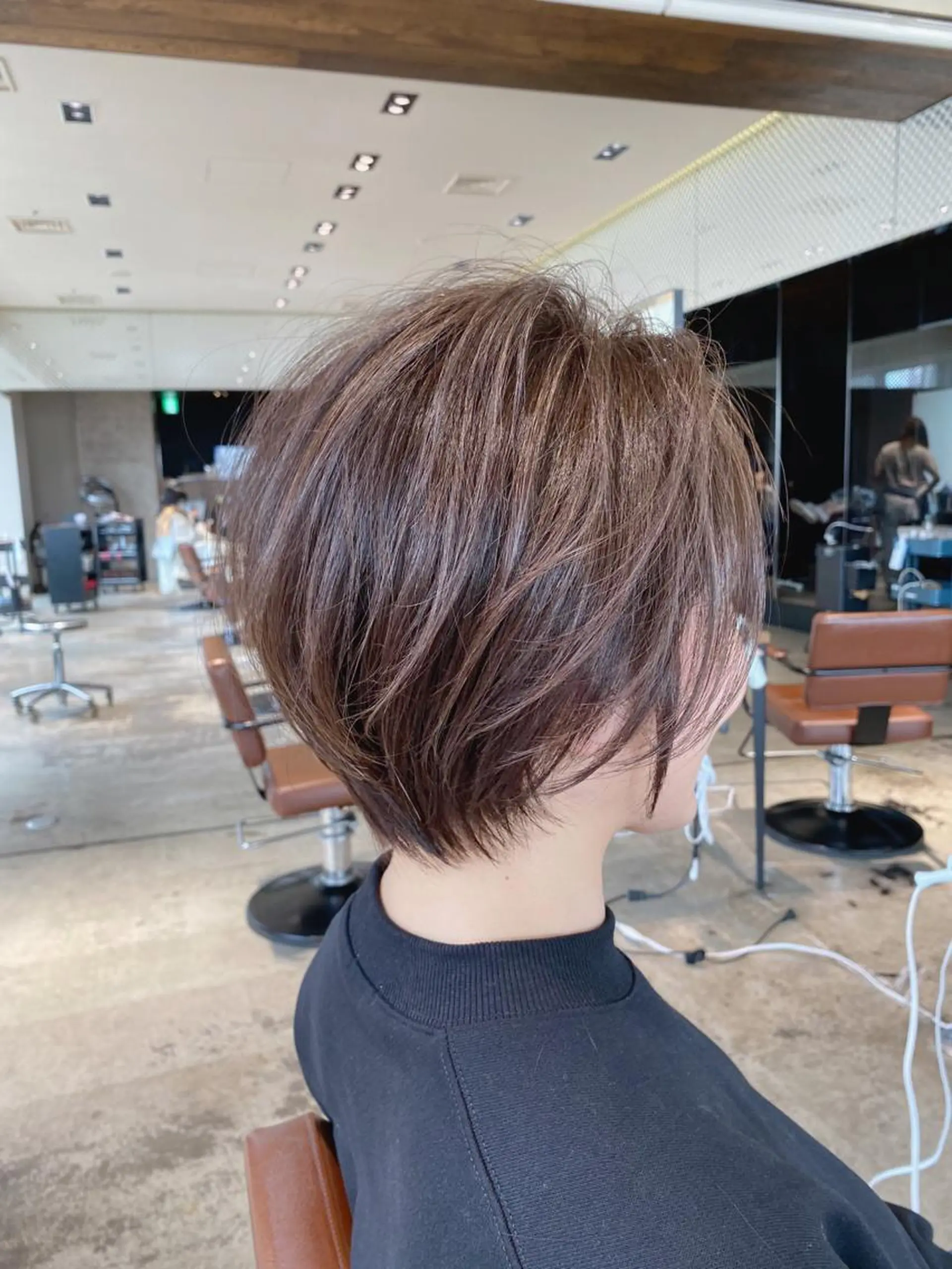 ショート カラー 伊奈 航平のヘアスタイル