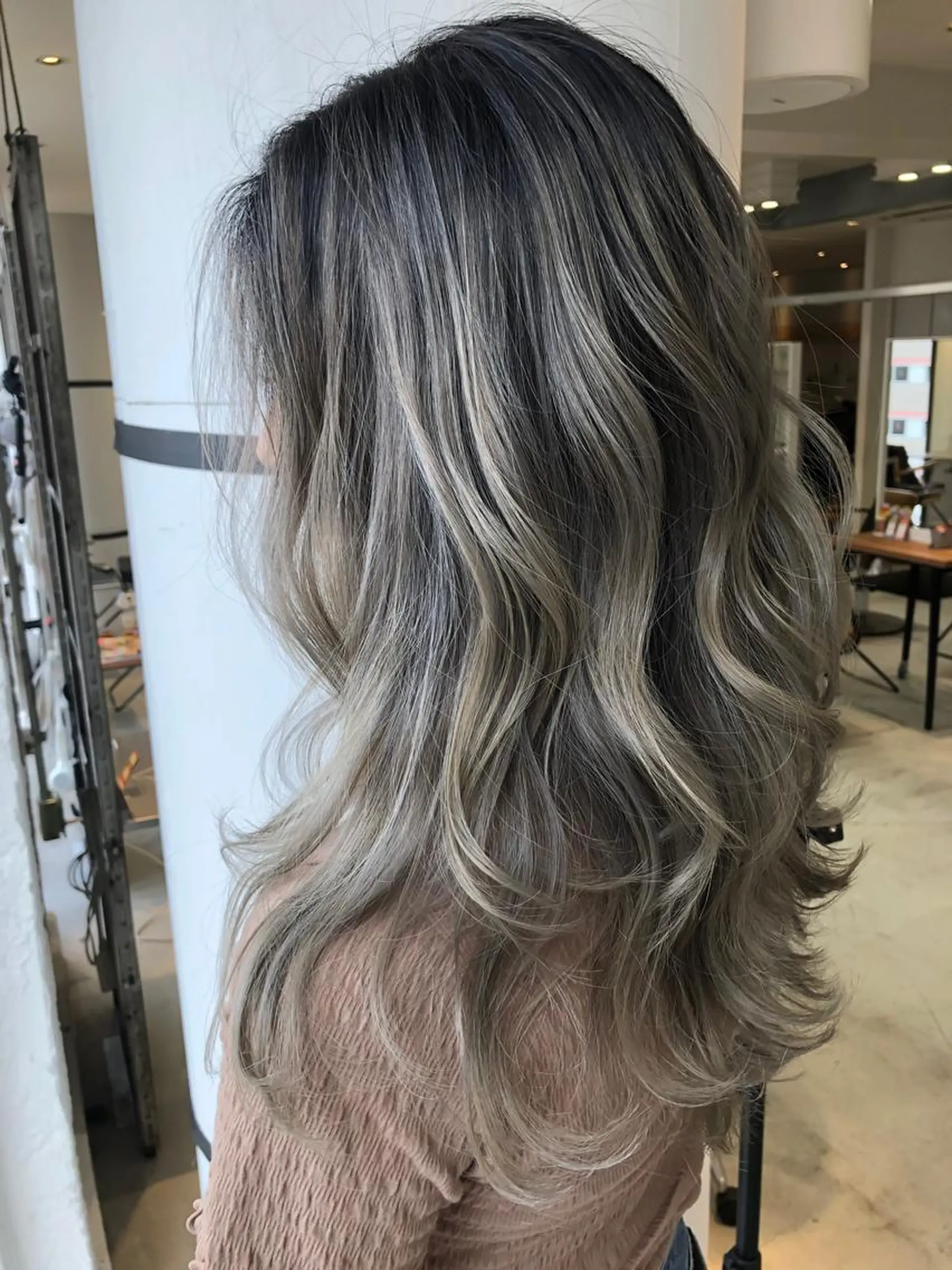 ロング カラー welring hair salonのヘアスタイル