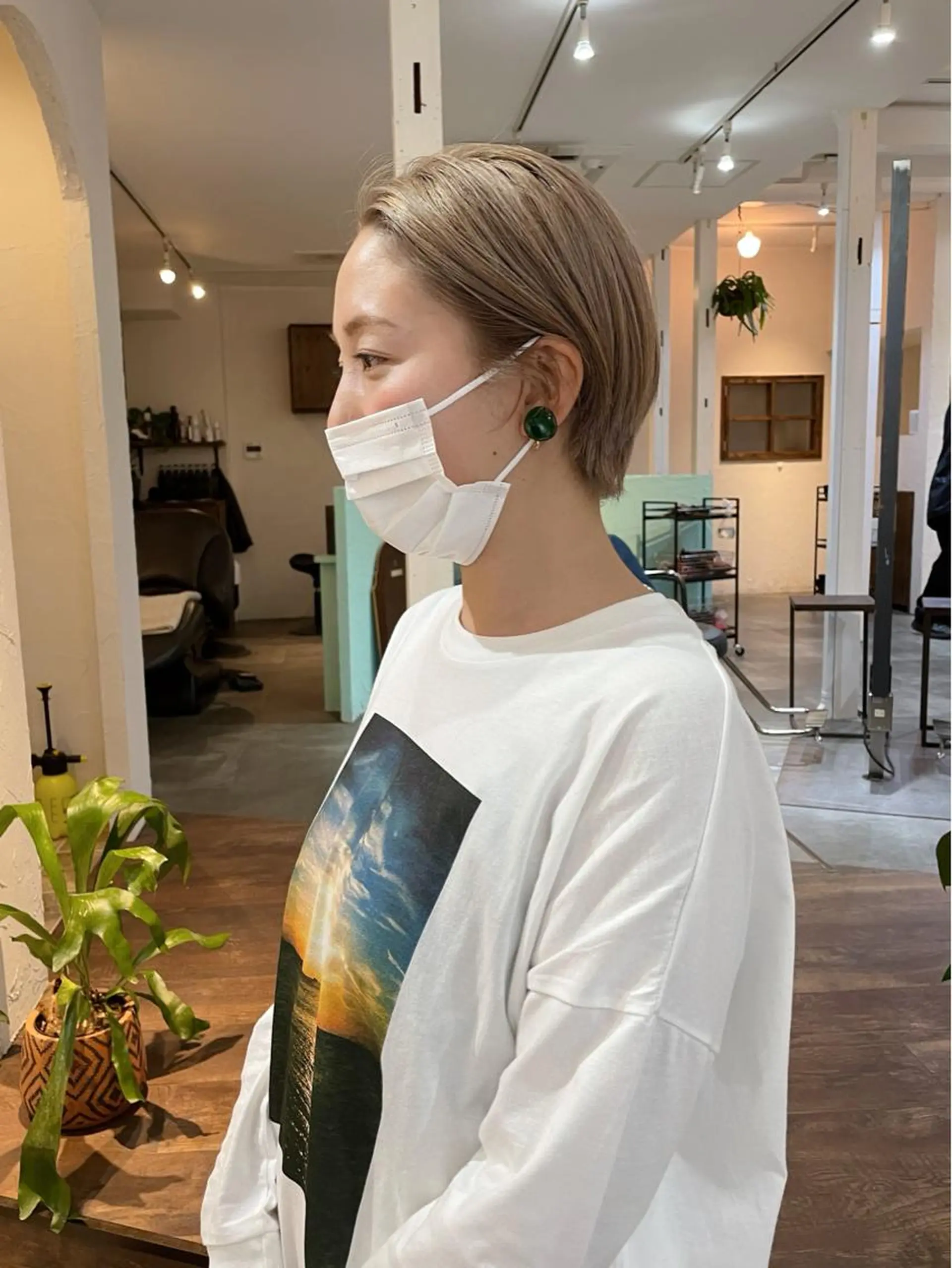 ショート カラー 高橋 愛美のヘアスタイル