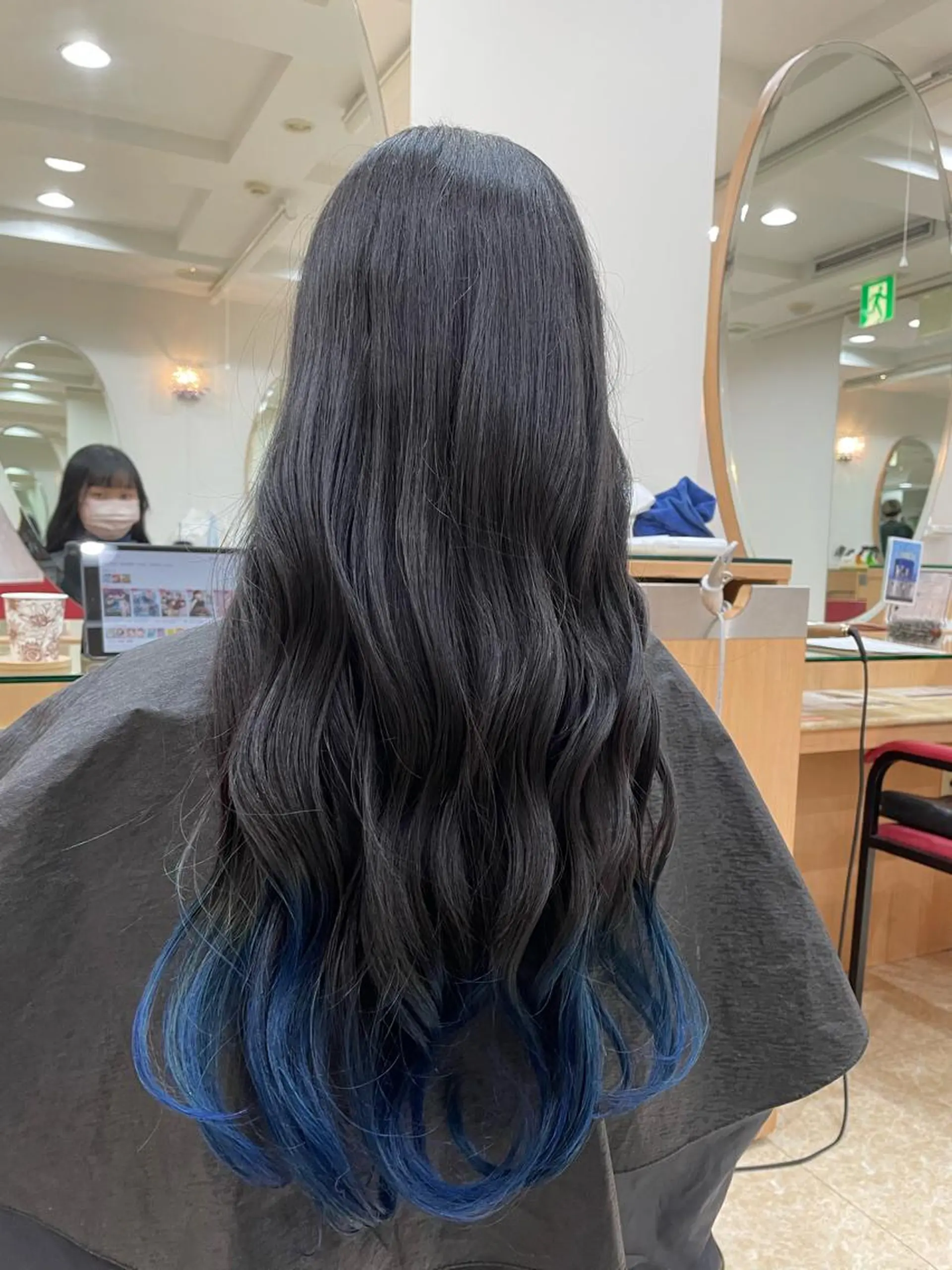 ロング カラー ブリーチ グラデーションカラー 韓国風/亀之園 涼のヘアスタイル