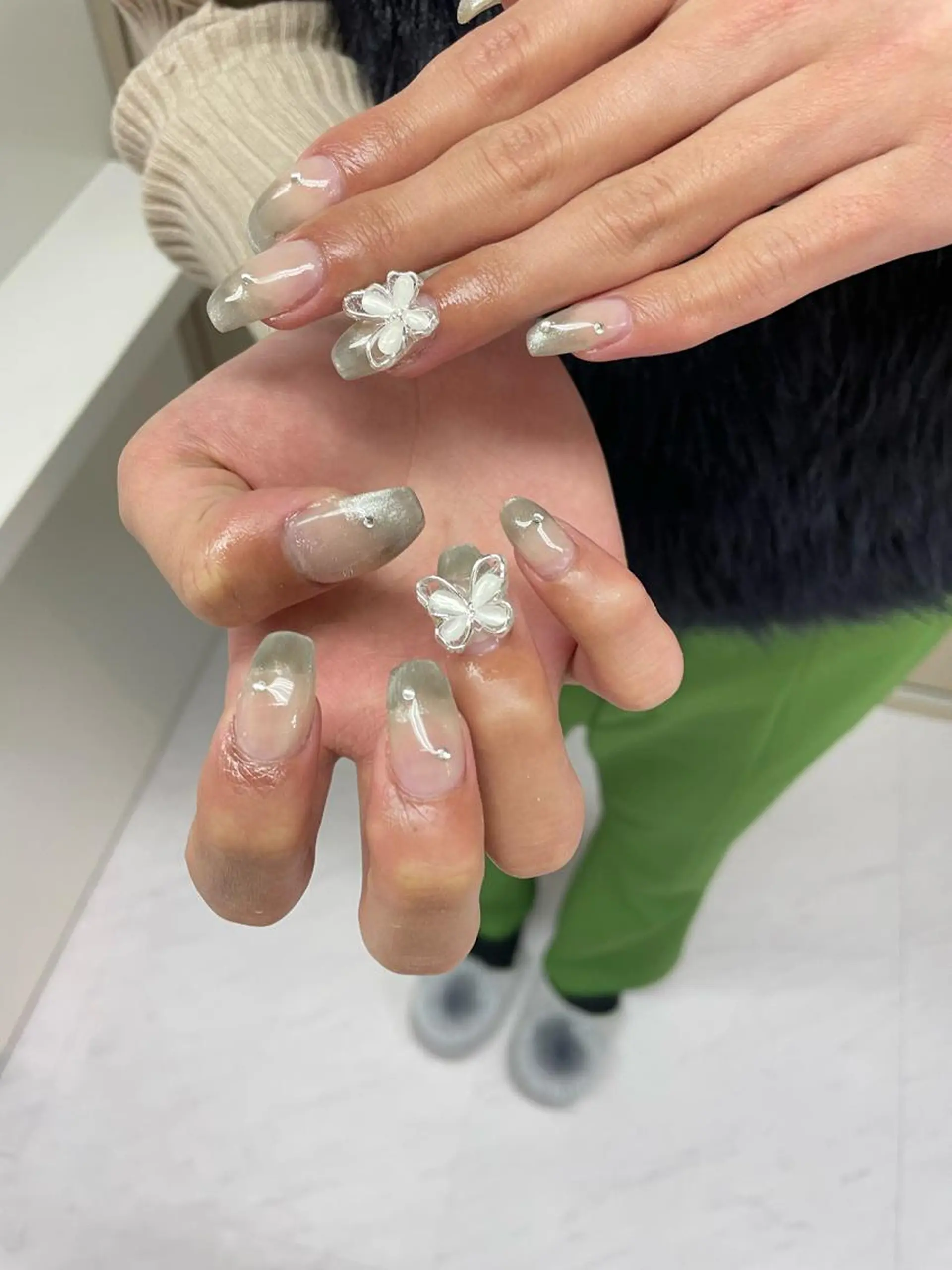 ネイル グラデーション マグネットネイル ハンドネイル 大阪福島韓国束感まつ げ Sayaka🤍のマツエク・マツパデザイン