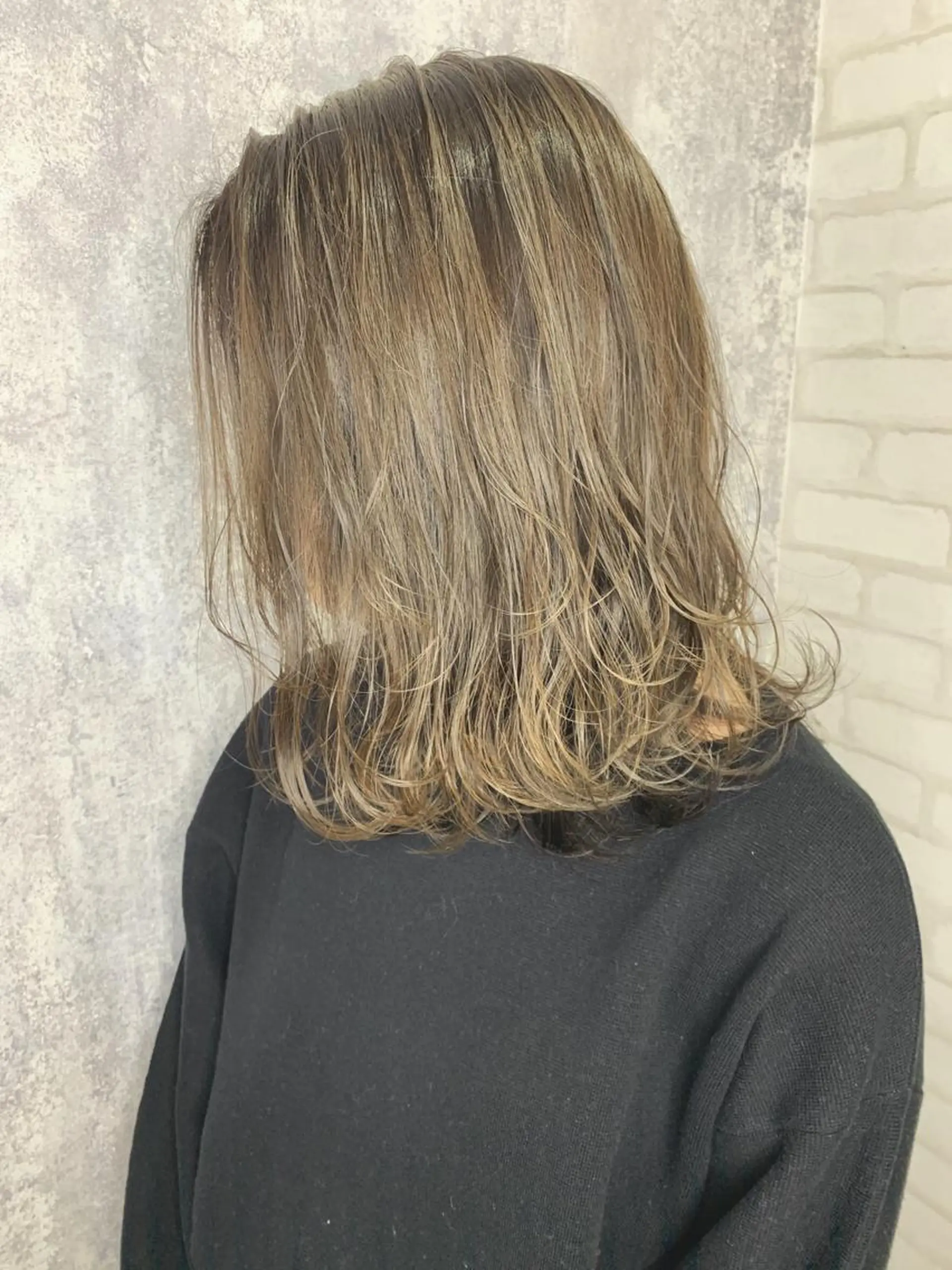 ミディアム カラー パーマ ヘアアレンジ メンズ メンズバレイヤージュ メンズハイライト アッシュ バレイヤージュ ベージュカラー カット ヘアカラー トリートメント Zina福岡天神🪞 髪質改善🪞レイヤーのヘアスタイル