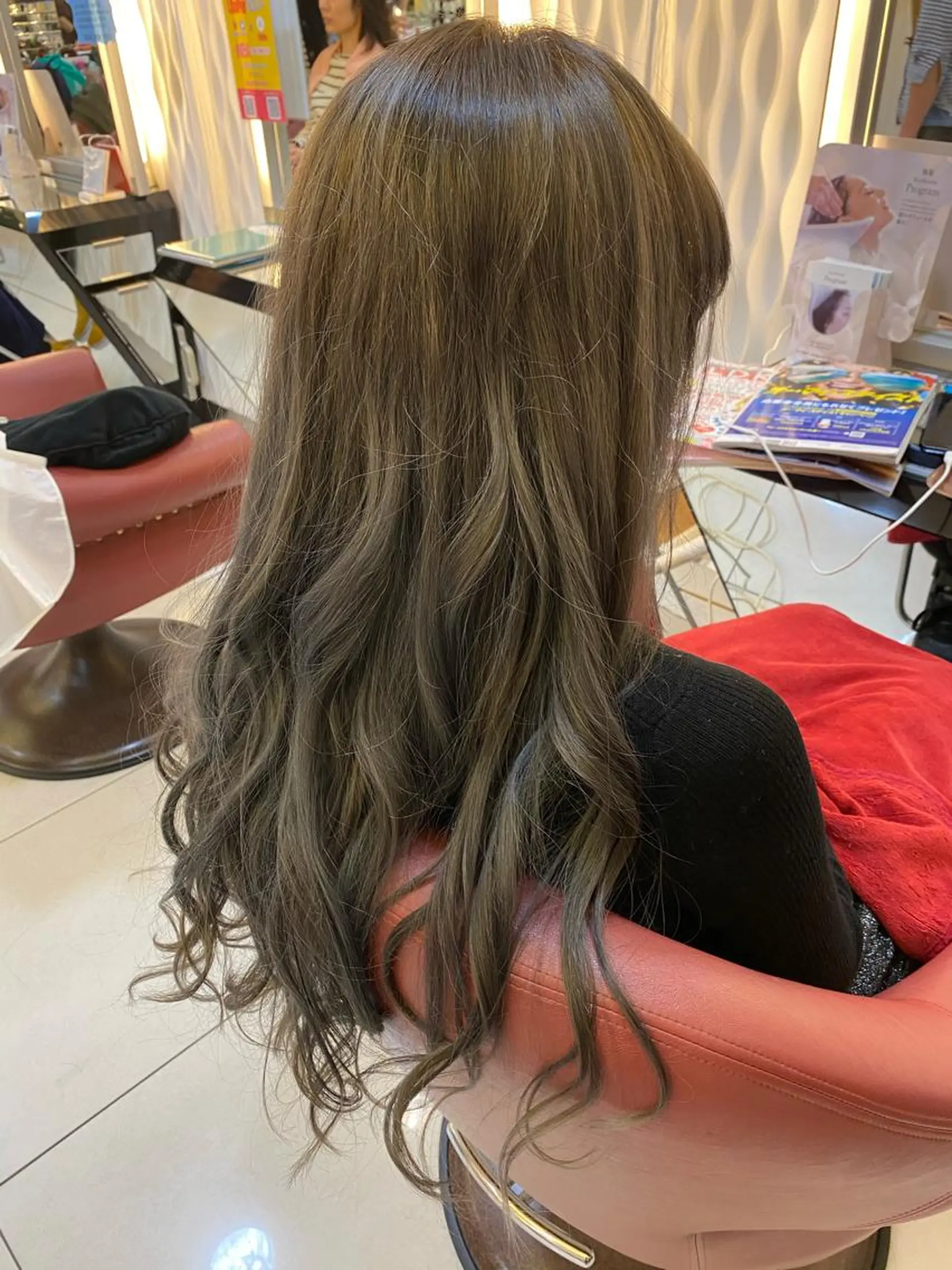 カラー 瀬川 茉衣子のヘアスタイル