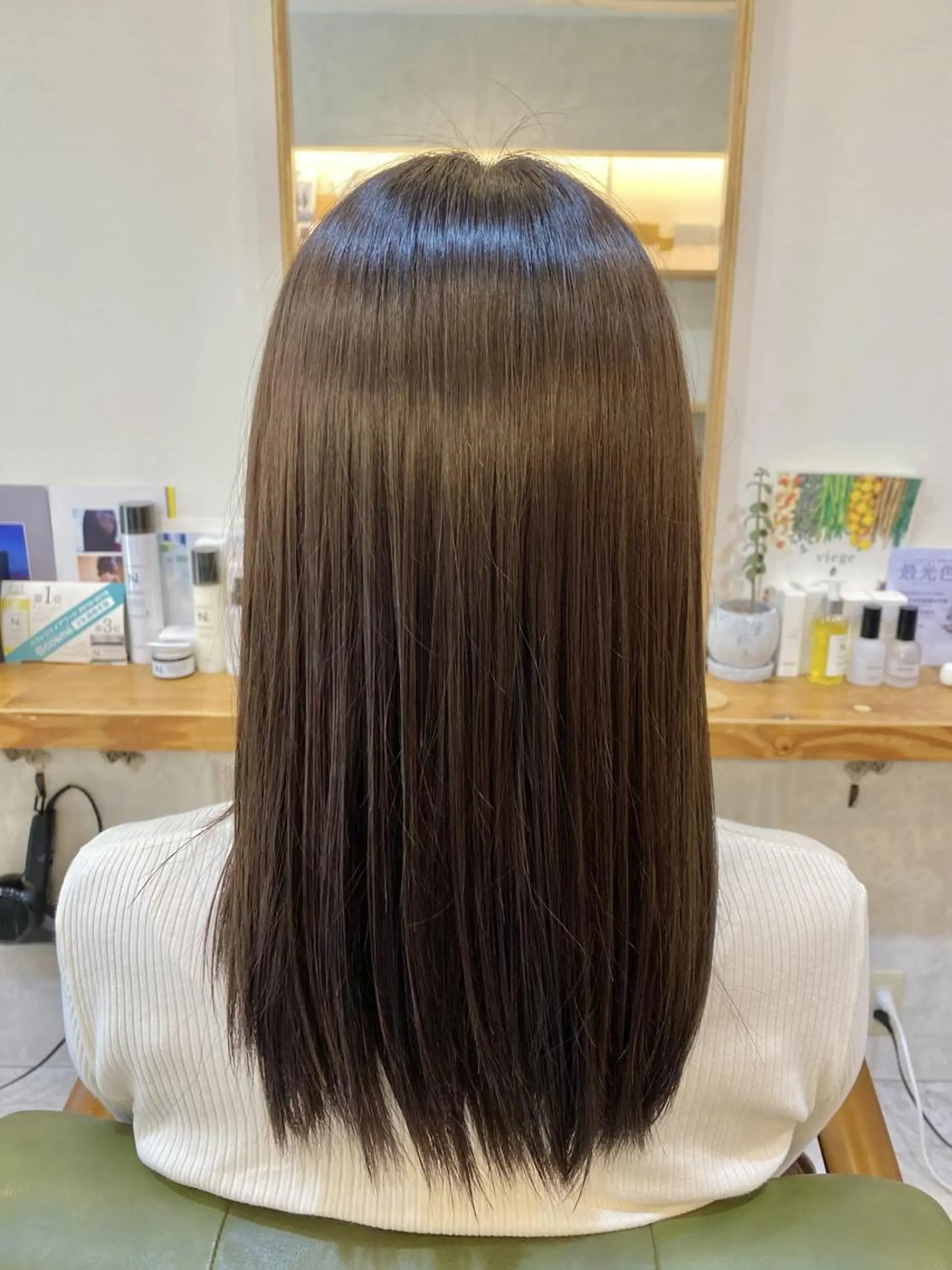 カラー ロング ブラウンカラー イルミナカラー 髪質改善 縮毛矯正 トリートメント エイト ウメダのヘアスタイル