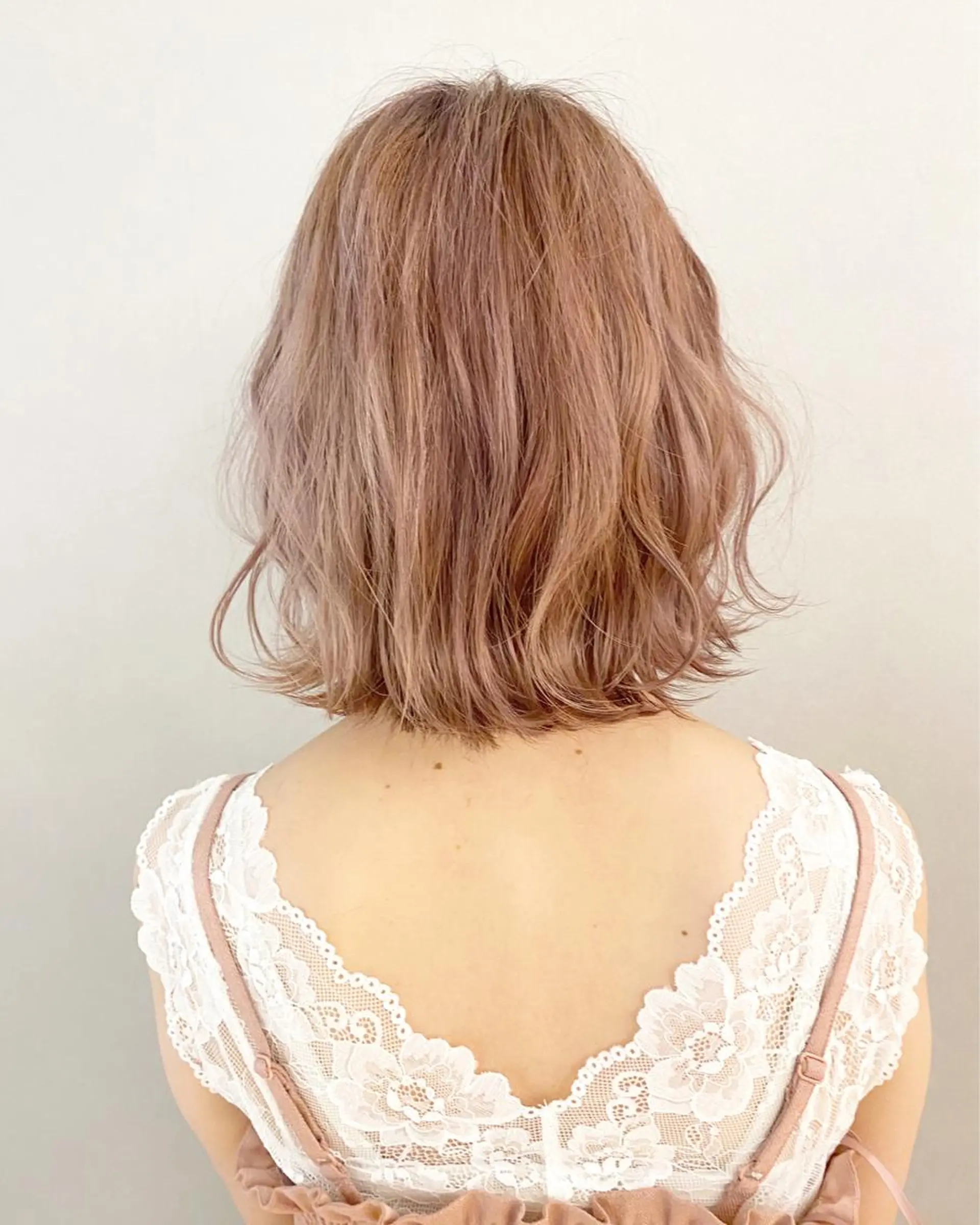 ミディアム カラー パーマ ヘアアレンジ キッズ ネイル マツエク・マツパ ボブ 外ハネヘア パーソナルカラー☆ 永尾拓也のヘアスタイル