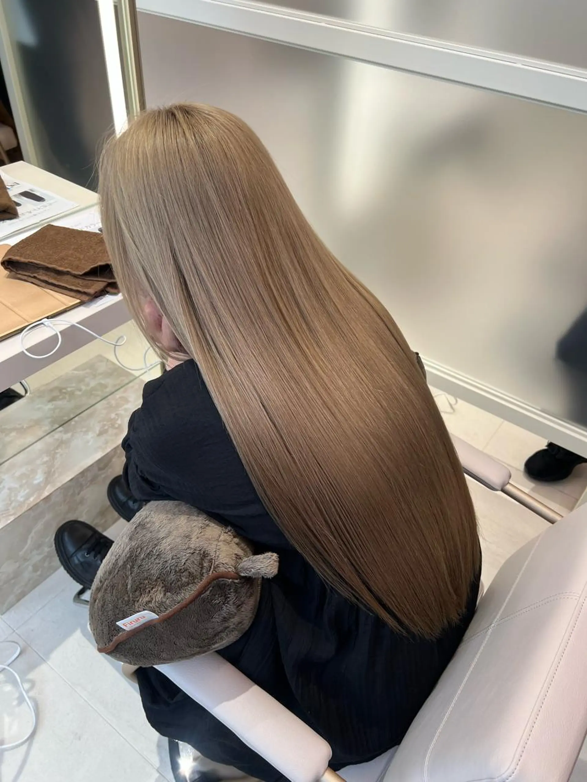 セミロング カラー アッシュ ベージュカラー 黒髪 ブリーチ ブルーカラー カット トリートメント 顔周り特化/韓国ヘア /レイヤー/吉野幸大のヘアスタイル