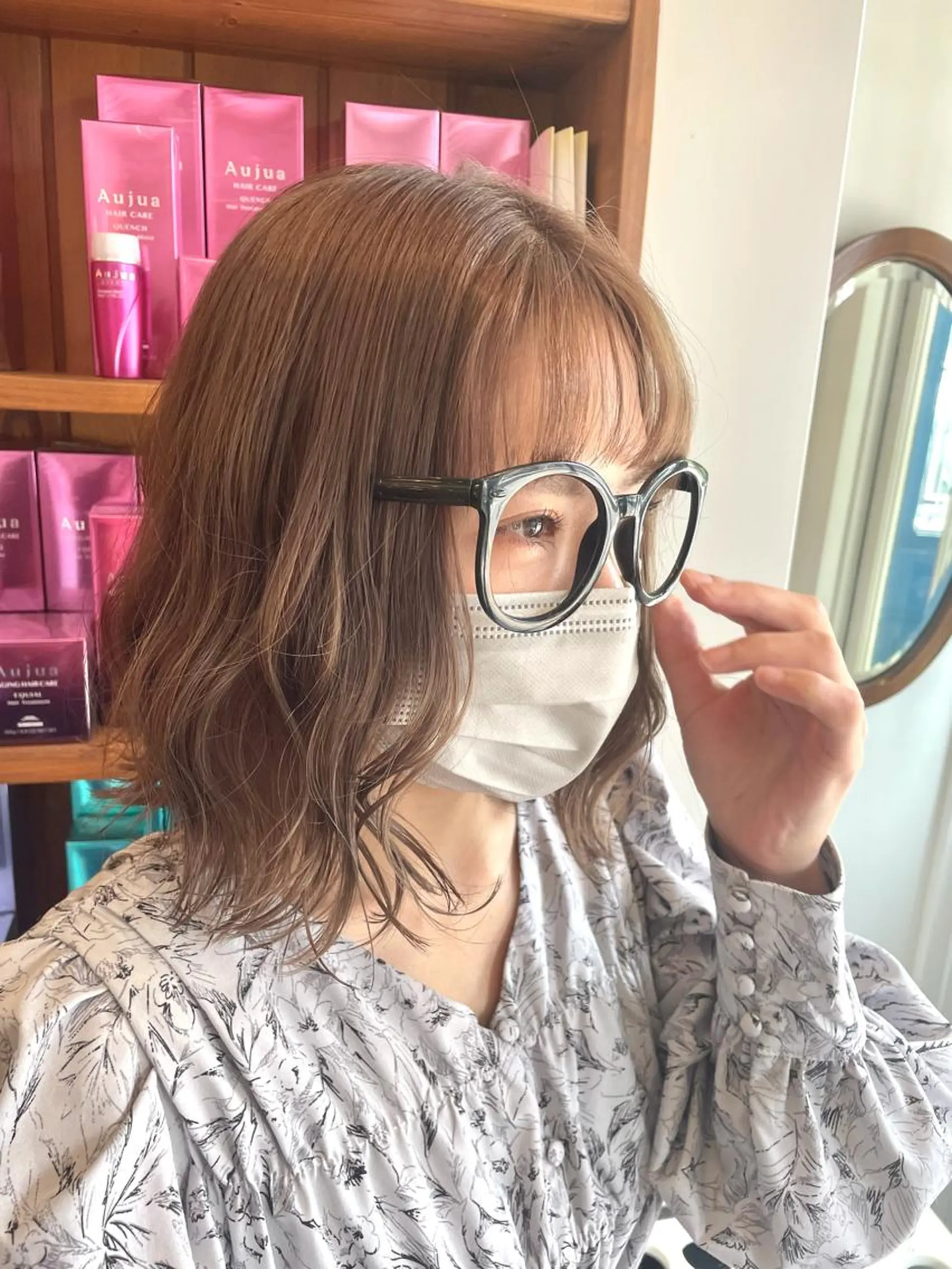 ミディアム カラー 渡辺 瑠美のヘアスタイル