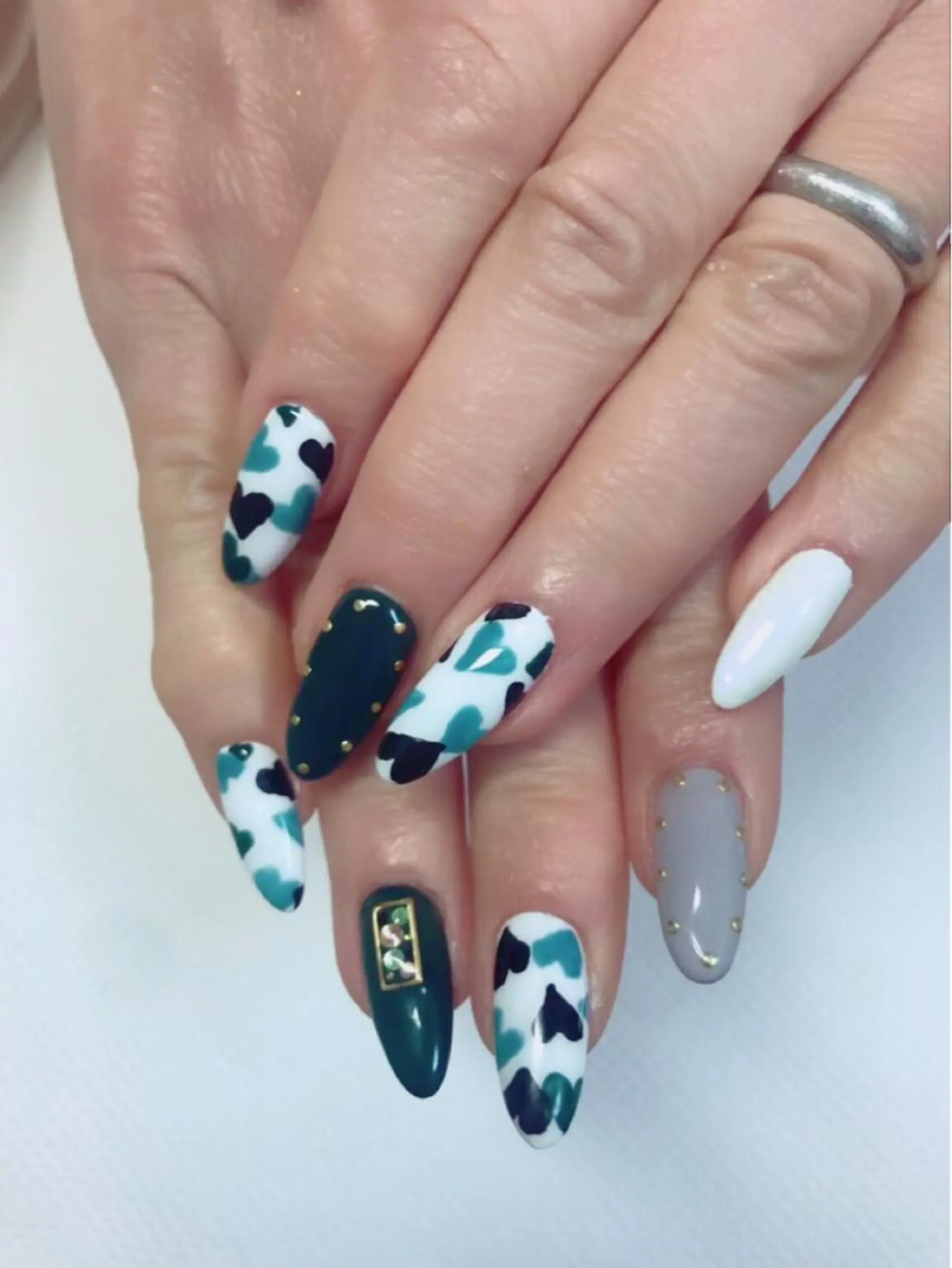 ネイル トップネイリスト Ribbon立川店のネイルデザイン