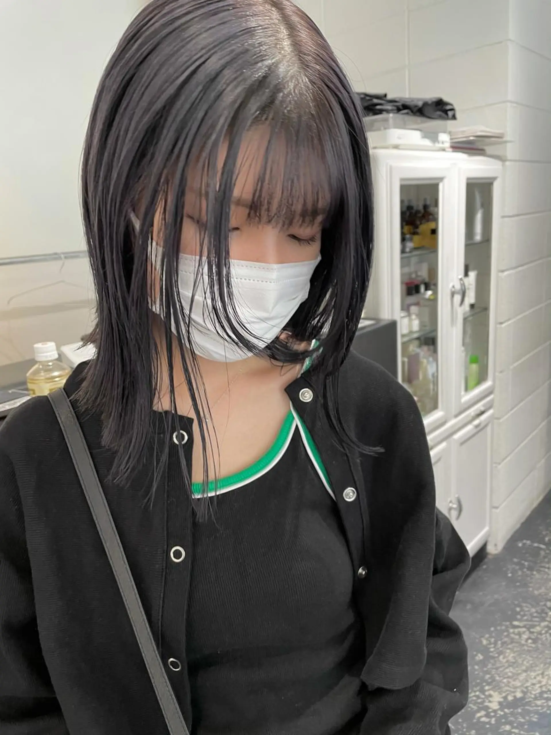 ミディアム カラー ヘアアレンジ ブリーチ ダークグレー ダークグレージュ グレージュ カット ヘアカラー トリートメント 艶ハイトーン/ヘア アレンジAYAKAのヘアスタイル