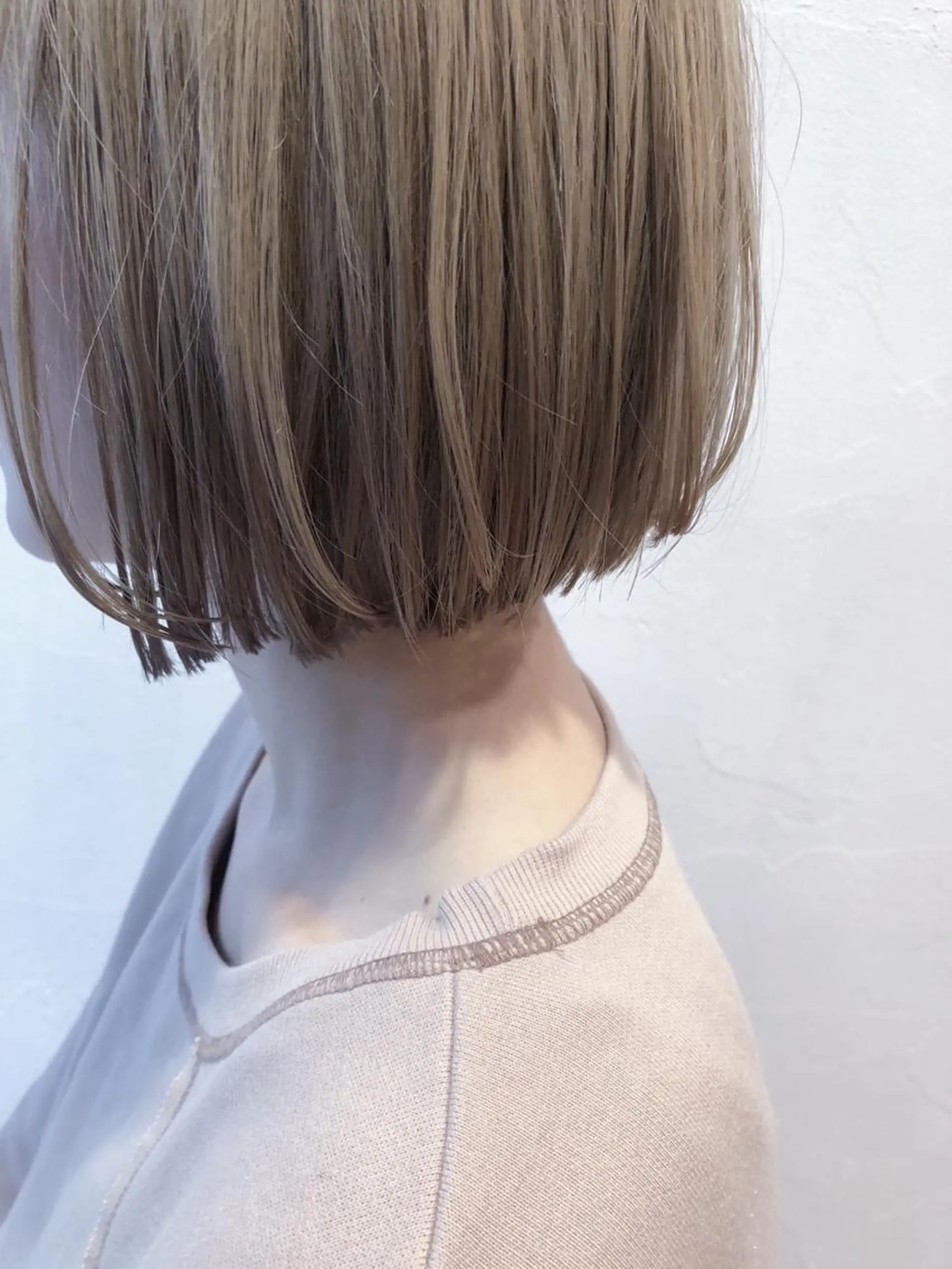 ショート カラー ハイトーンカラー ボブ メンズカット特化柏駅 徒歩3分LOUのヘアスタイル