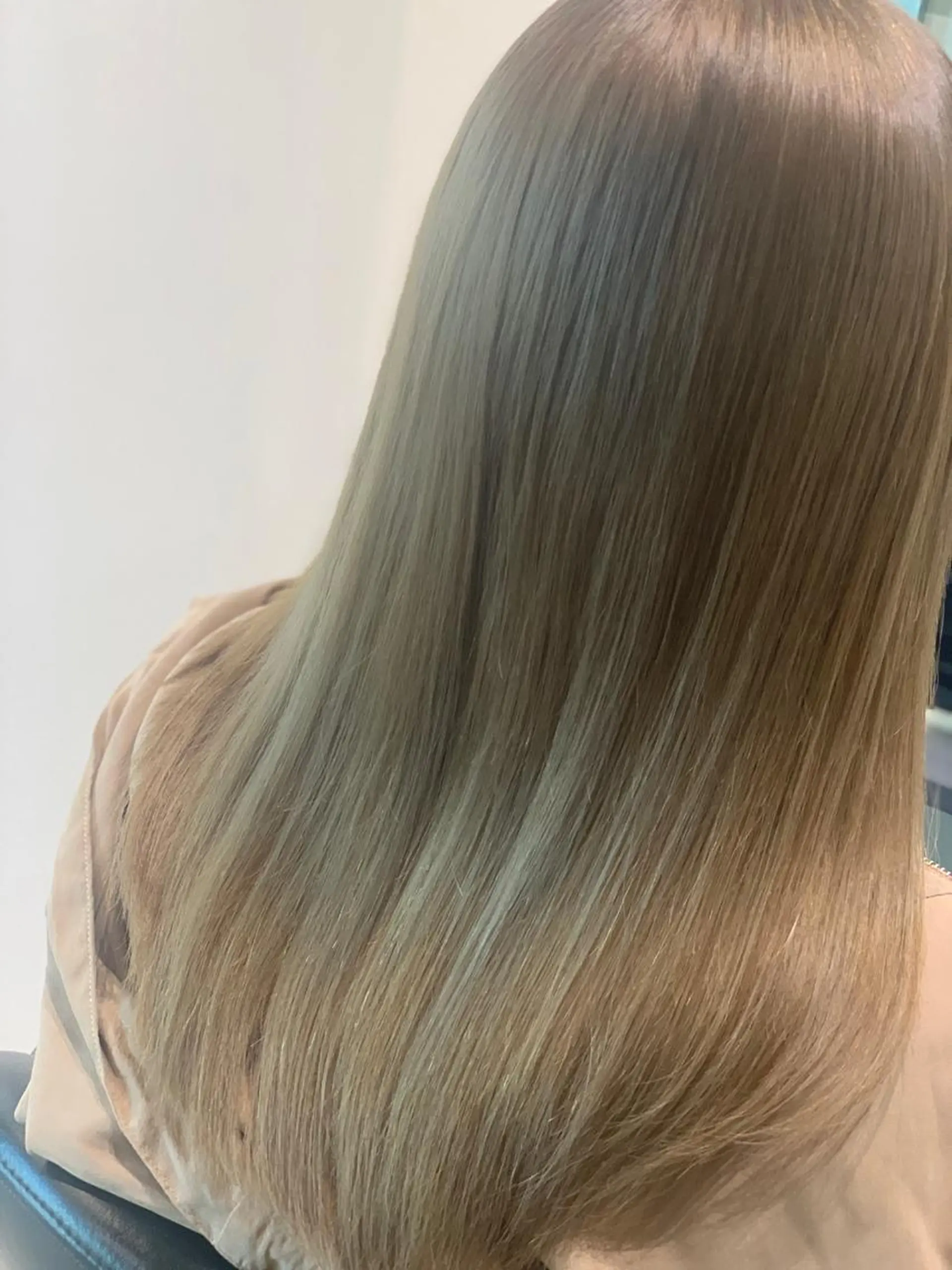 ミディアム Lilly 中谷友里のヘアスタイル