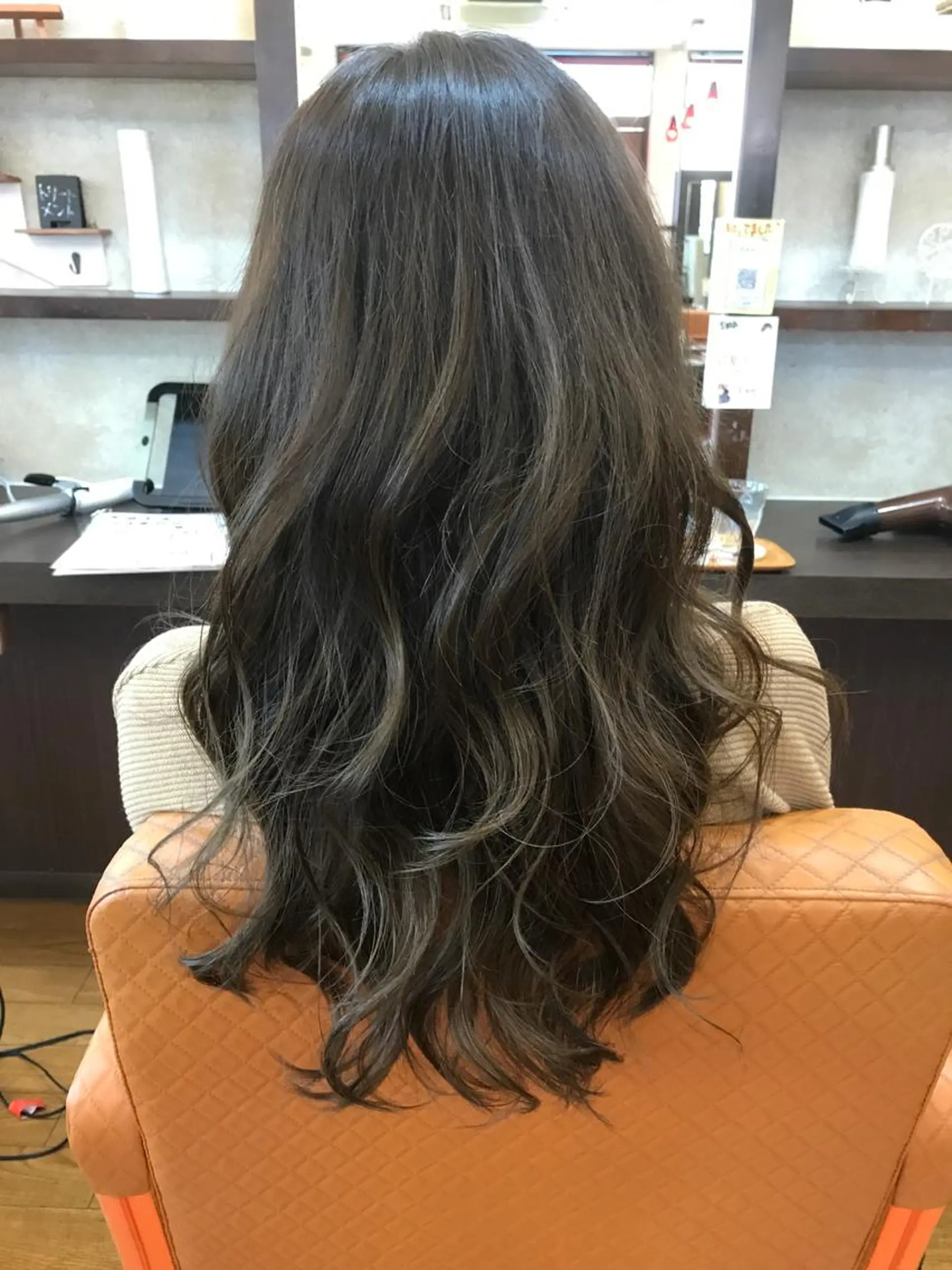 ロング アッシュ ヘアカラー WEST✂︎AKI HIRO✂︎大和高田のヘアスタイル
