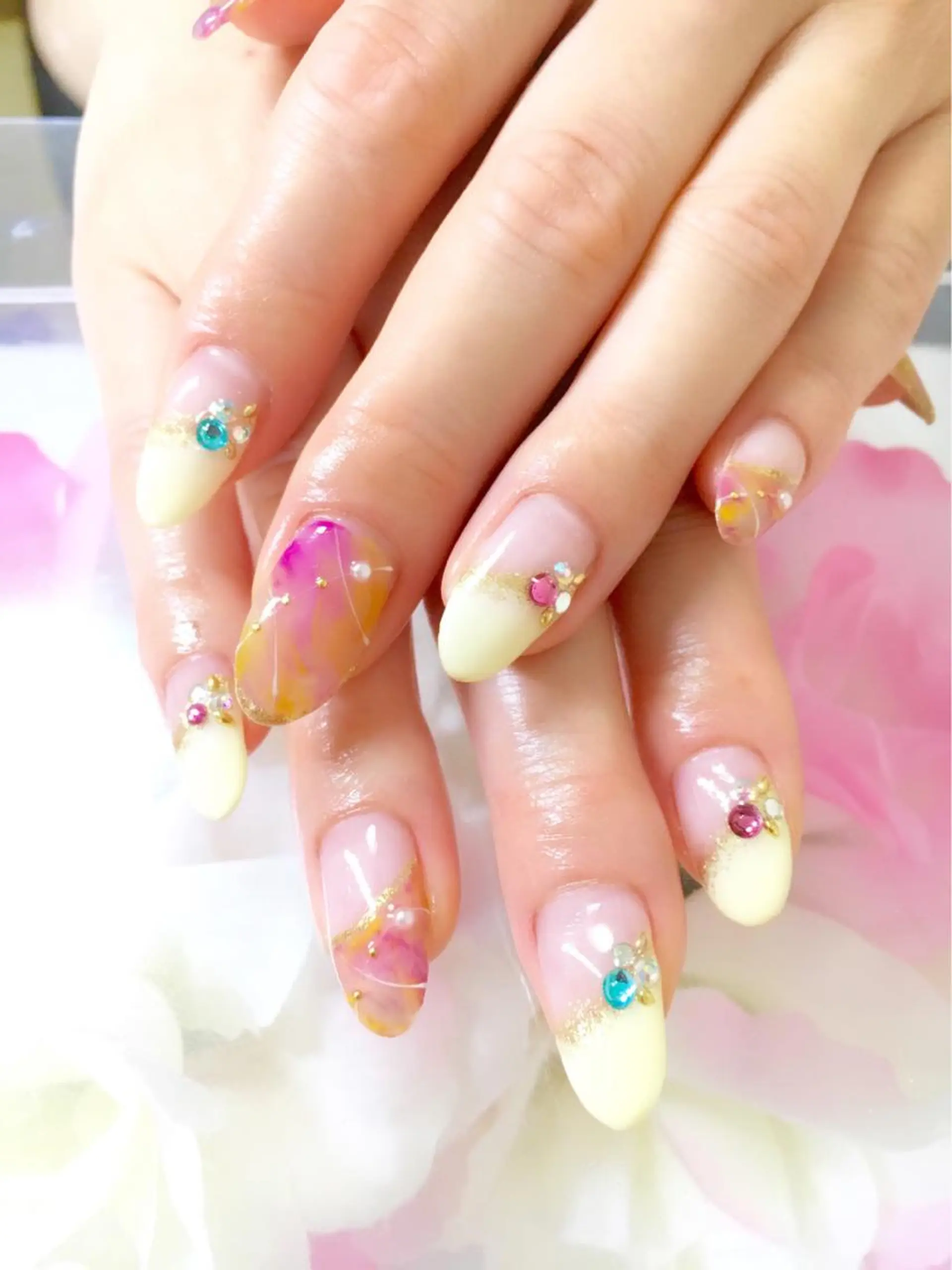 ネイル 持ち込み clover nailのネイルデザイン