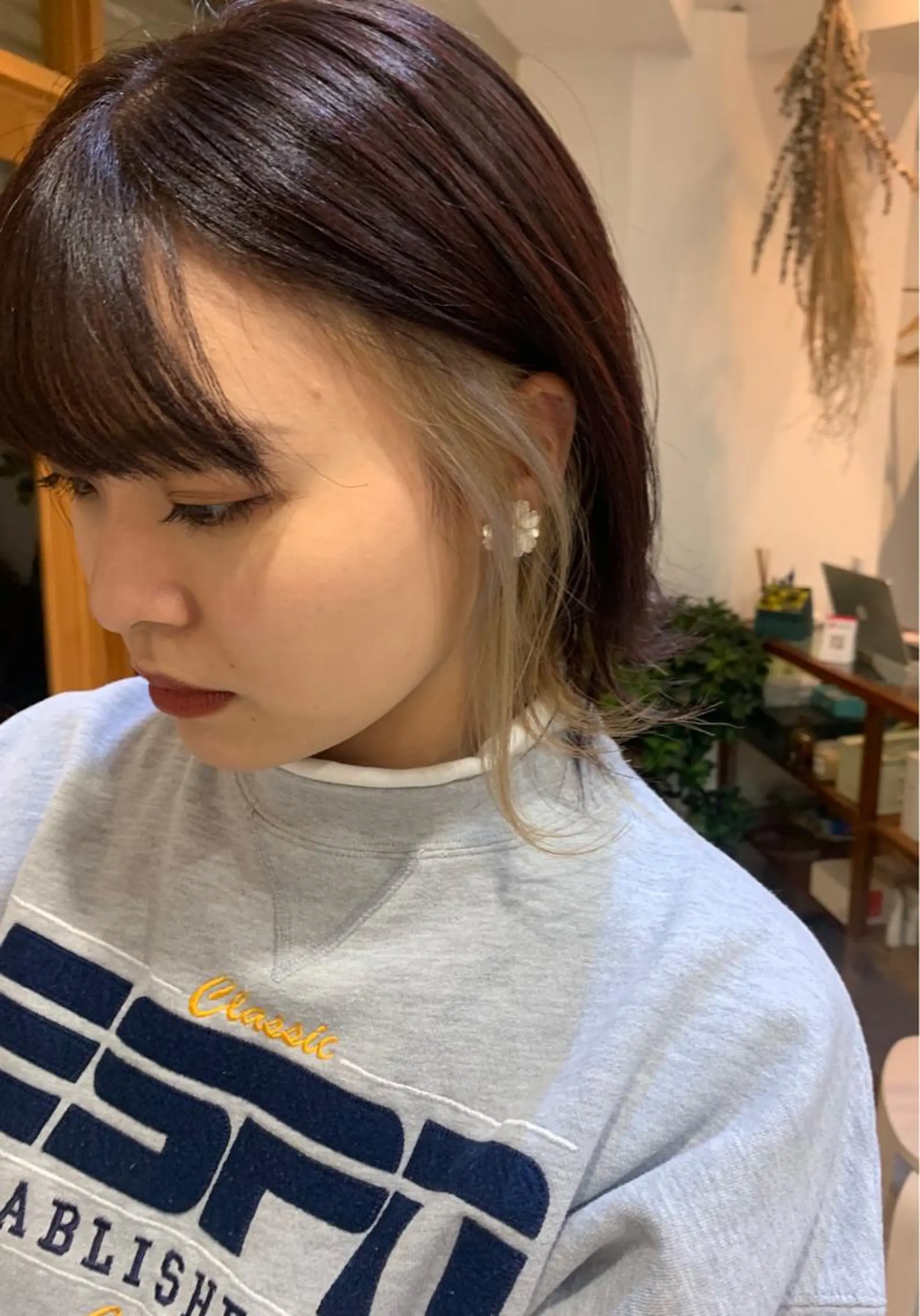 ミディアム カラー ベージュカラー ブリーチ ボルドーカラー インナーカラー ブリーチなしカラー ヘアカラー 中目黒🌼 🌼ハナのヘアスタイル