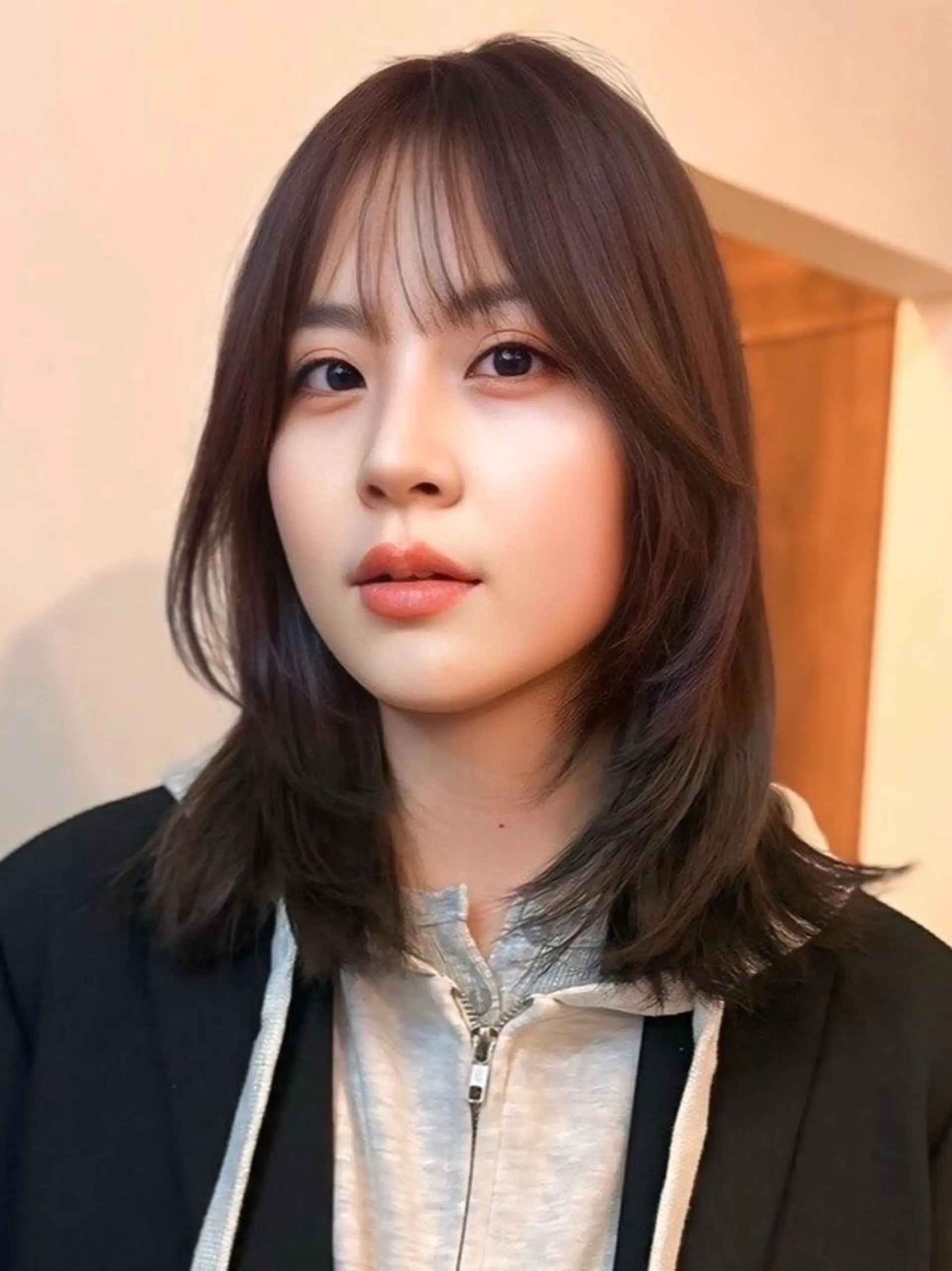 ミディアム loty shionのヘアスタイル