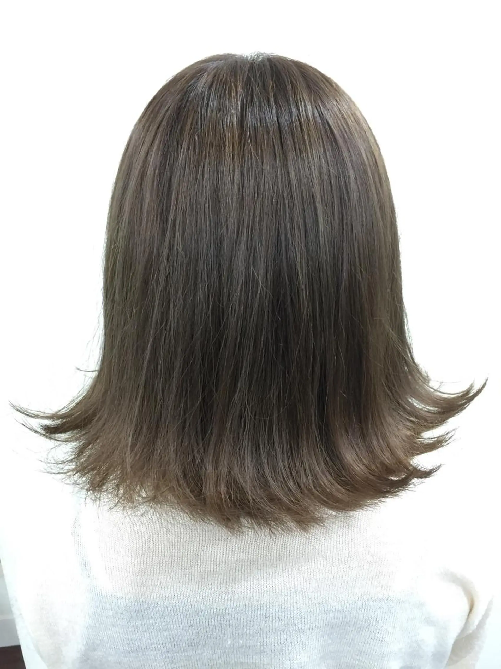 ミディアム カラー ベージュカラー 透明感カラー フォギーベージュ イルミナカラー 🌛ダブルカラー 🌜SAYAKAのヘアスタイル