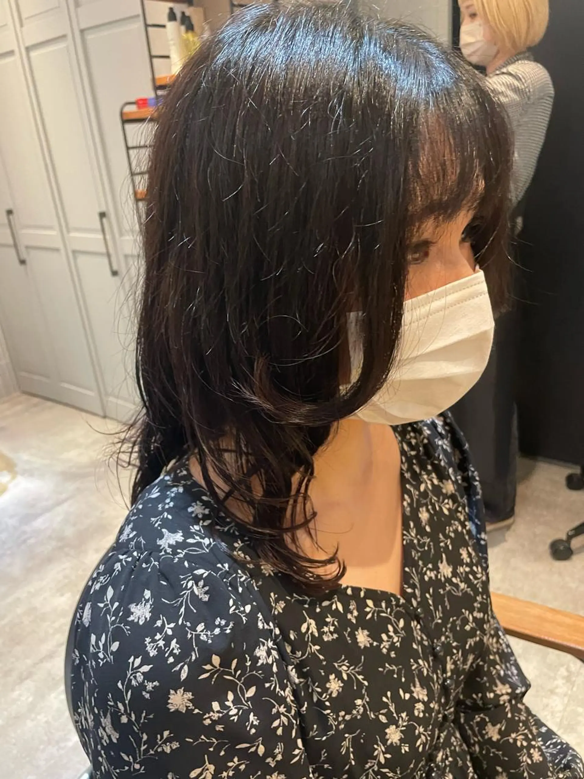 ミディアム ミディアムパーマ 複雑履歴に対応ブリー チ無しダブルカラーのヘアスタイル