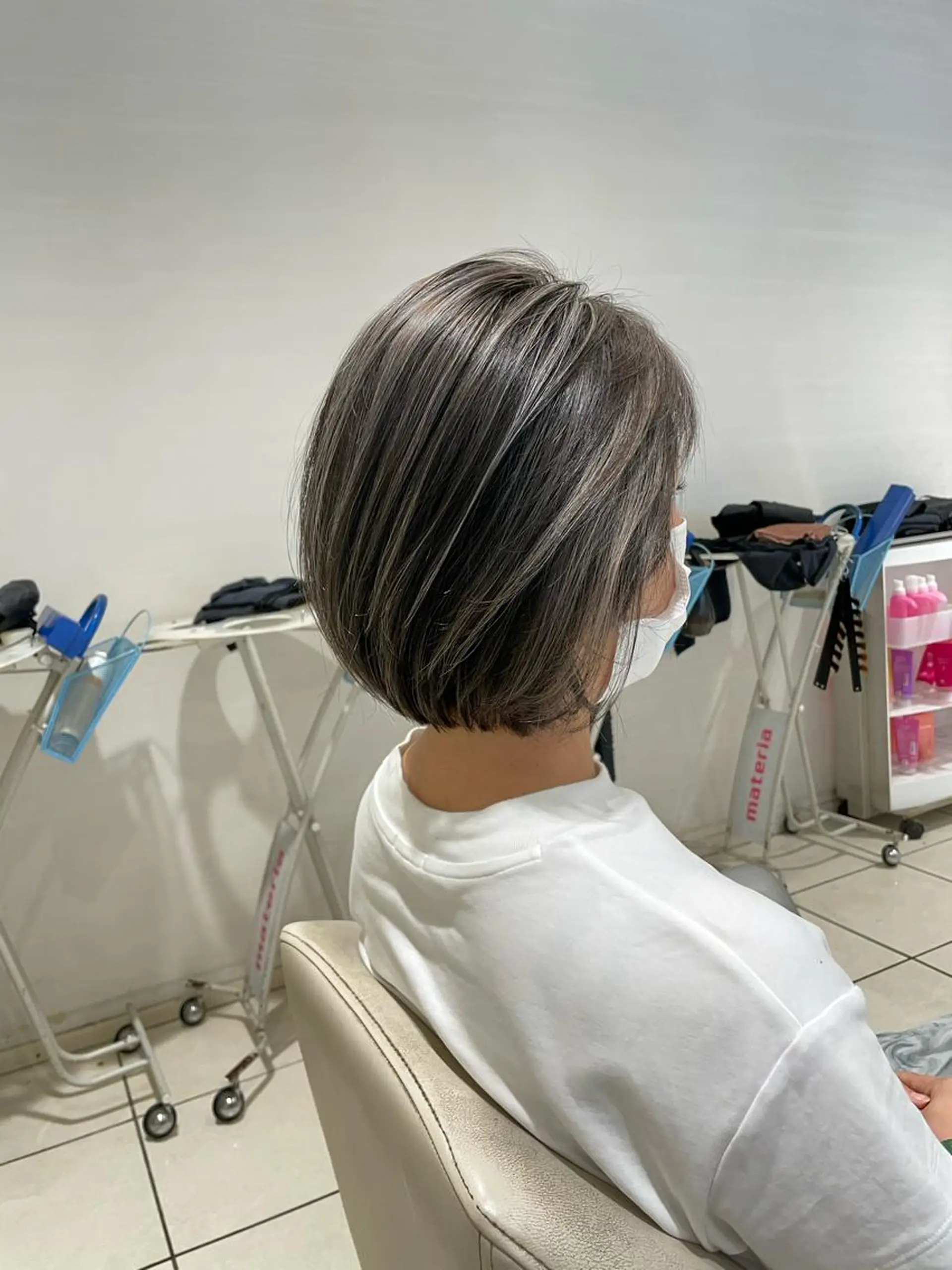 ショート カラー MODEks eau 佐藤優志のヘアスタイル