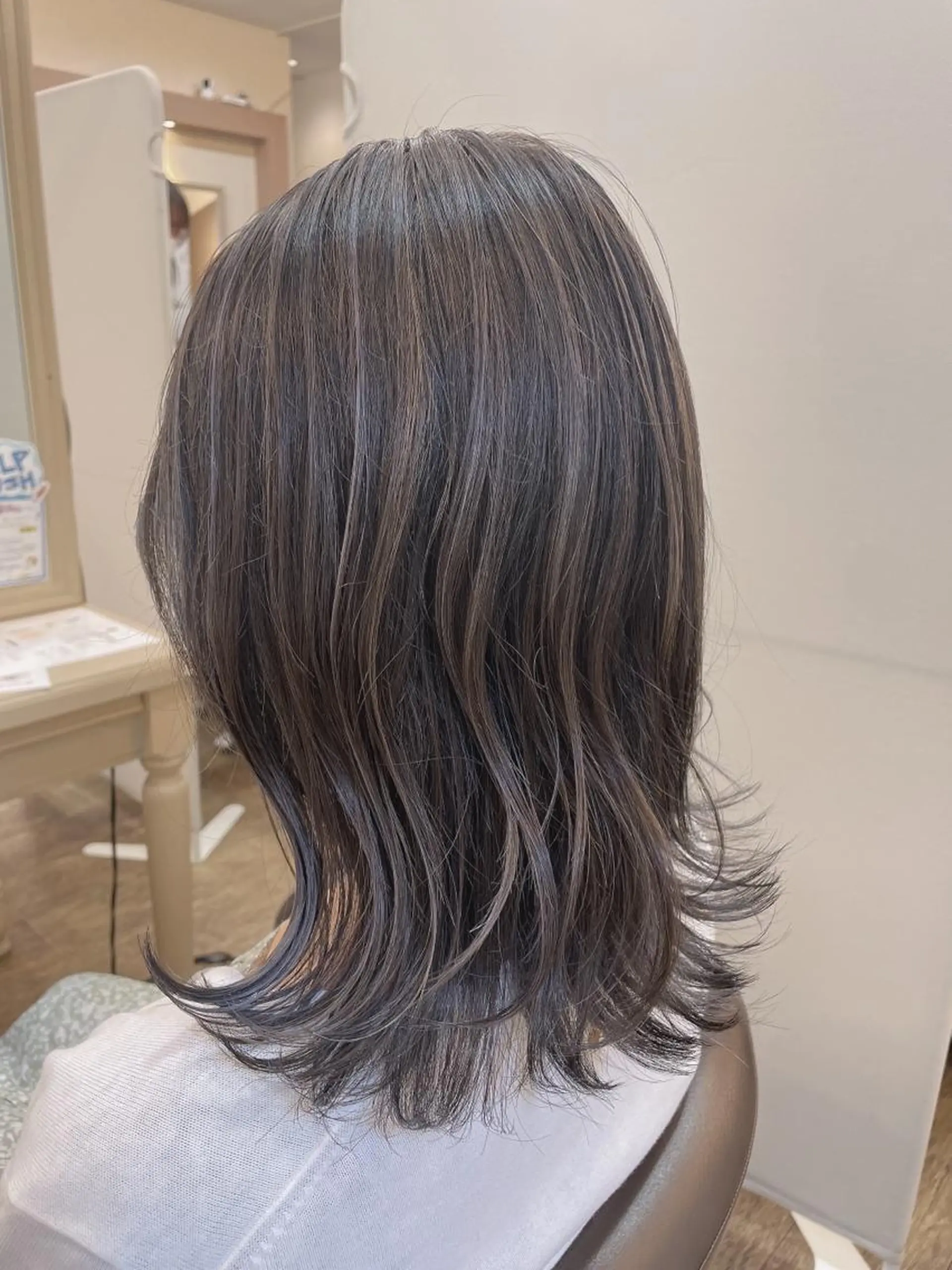 ミディアム カラー アッシュ ハイライトカラー ハイライト ヘアカラー 尚平 40代からの 髪質改善専門のその他イメージ