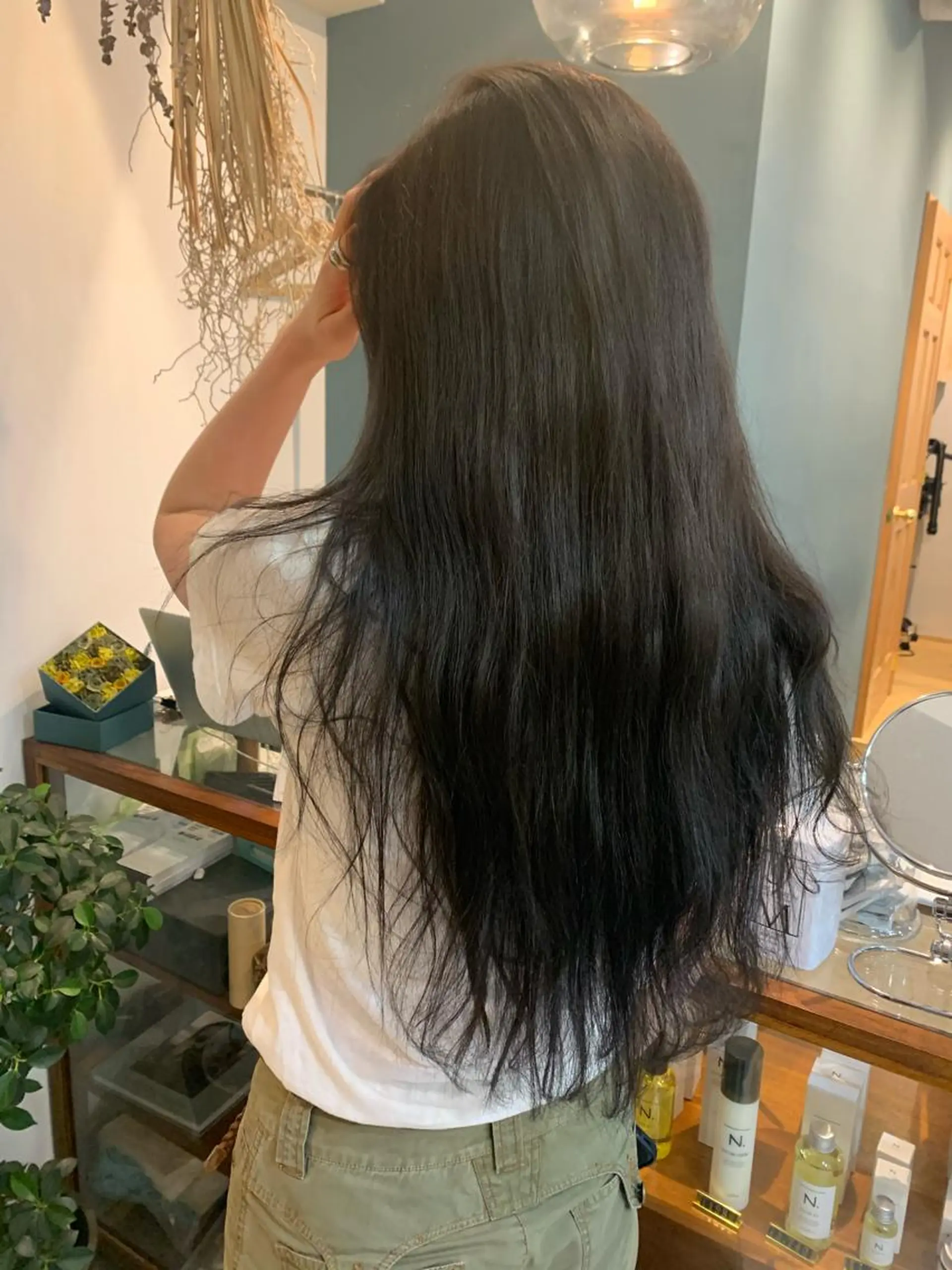 ロング カラー グレージュ オリーブグレージュ オリーブグレー ヘアカラー 中目黒🌼 🌼ハナのヘアスタイル