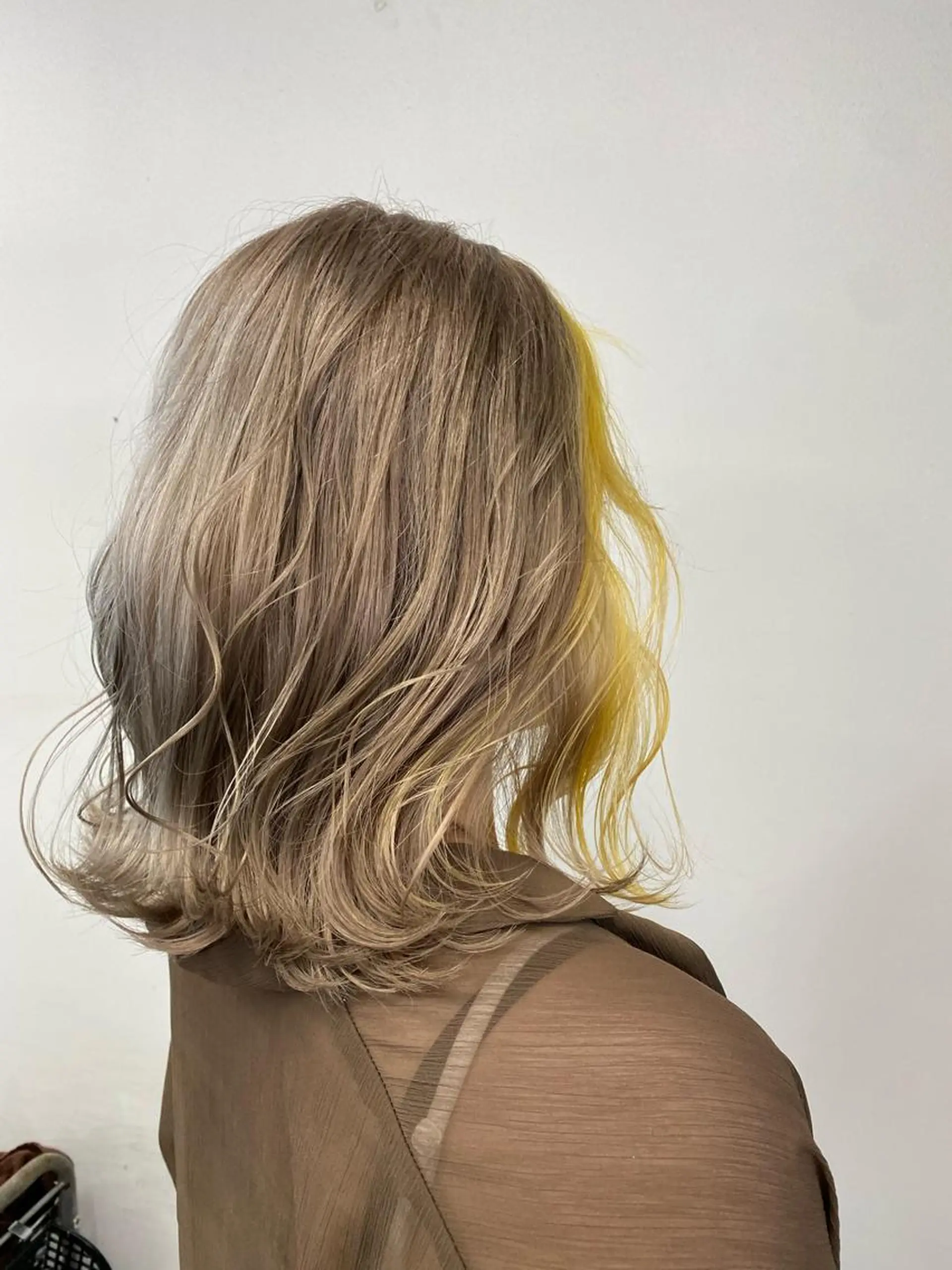 ミディアム カラー ミストバング ベージュカラー ブリーチ  フェイスフレーミング ミルクティーベージュ 最高峰ボブ/ 切りっぱなし/田野のヘアスタイル