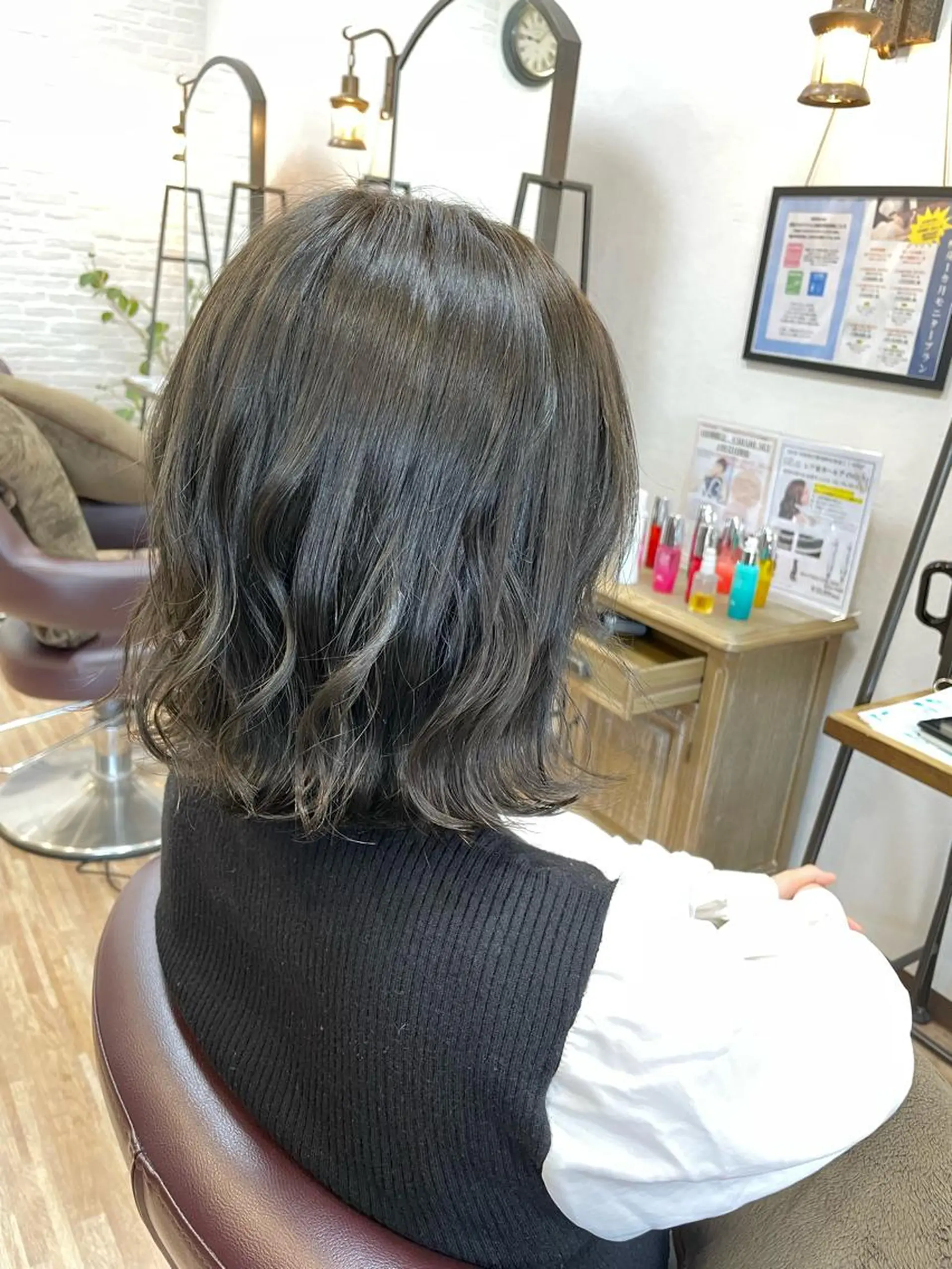 カラー グレージュ 新谷 玲日のヘアスタイル