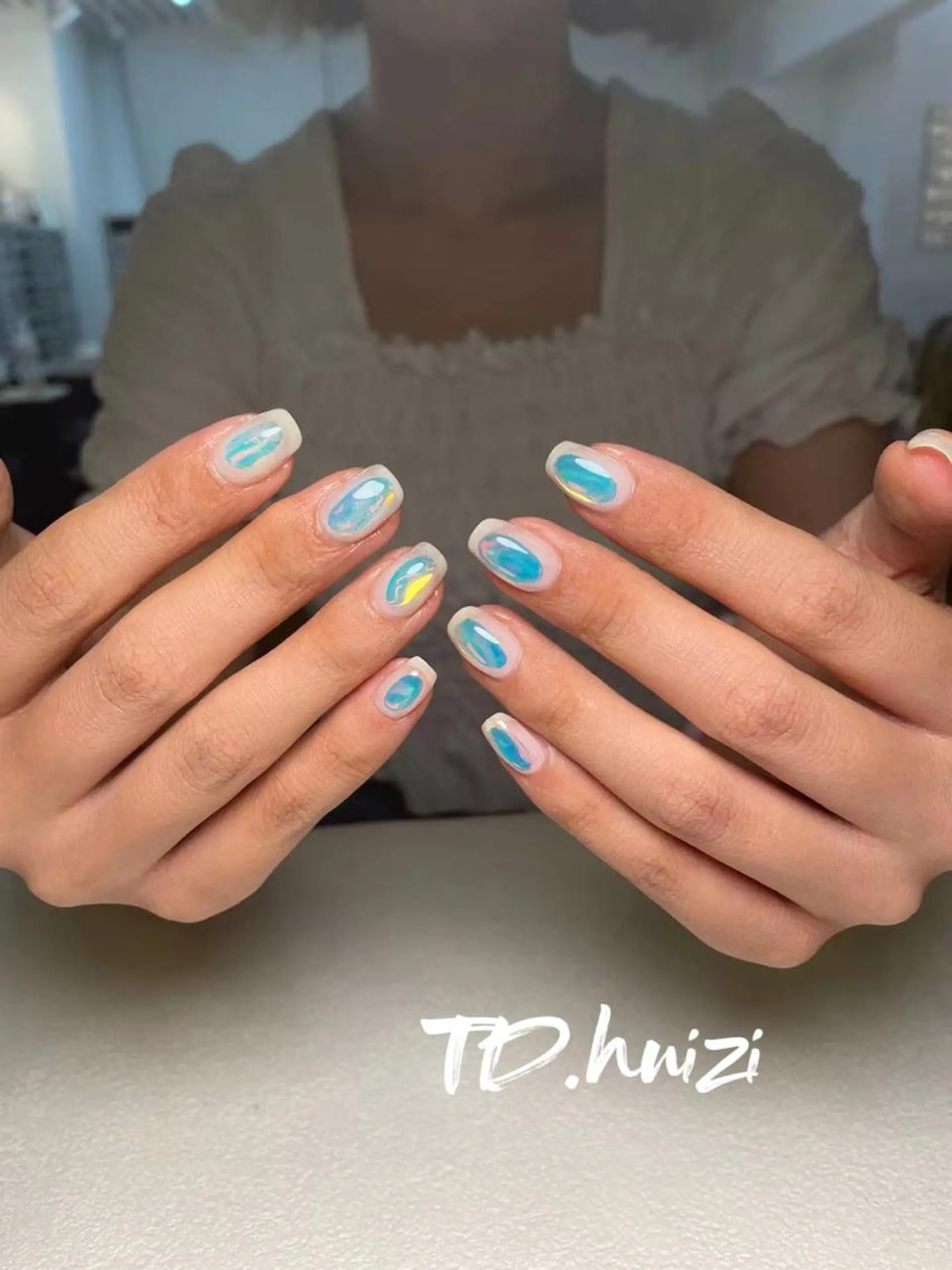 ミディアム めぐみのネイルサロン スタッフ練習のネイルデザイン