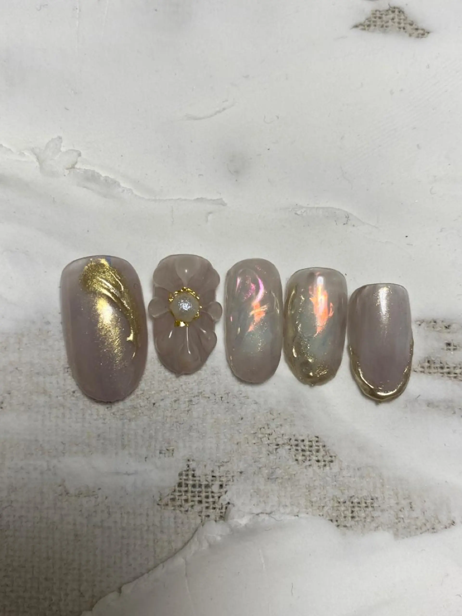 ネイル 氷ネイル・うるうるネイル ニュアンスネイル ぷっくりネイル ハンドネイル mellow mのネイルデザイン