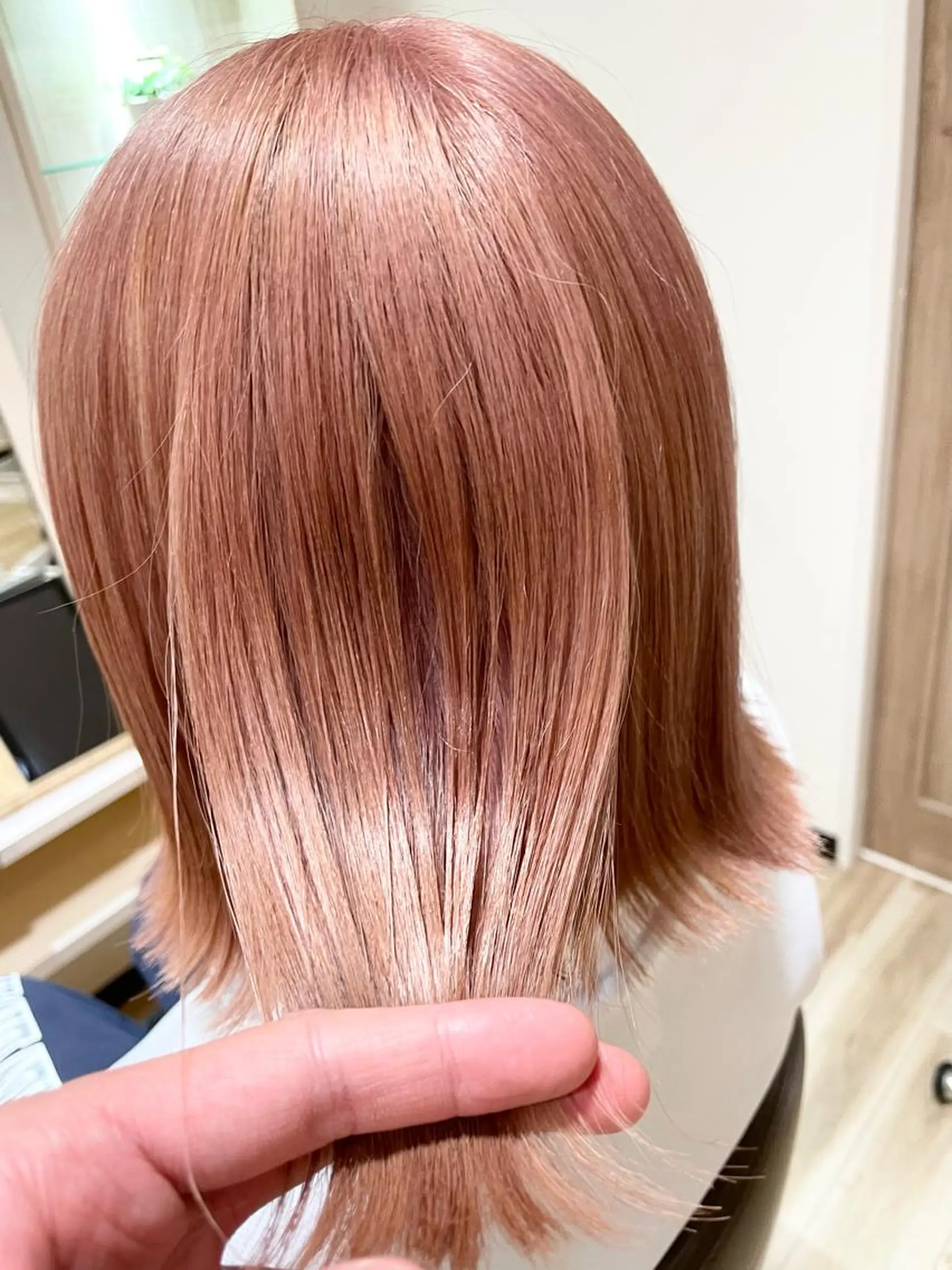 ミディアム カラー 🌈派手髪ハイトーン 🌈鈴木亮太🌈のヘアスタイル