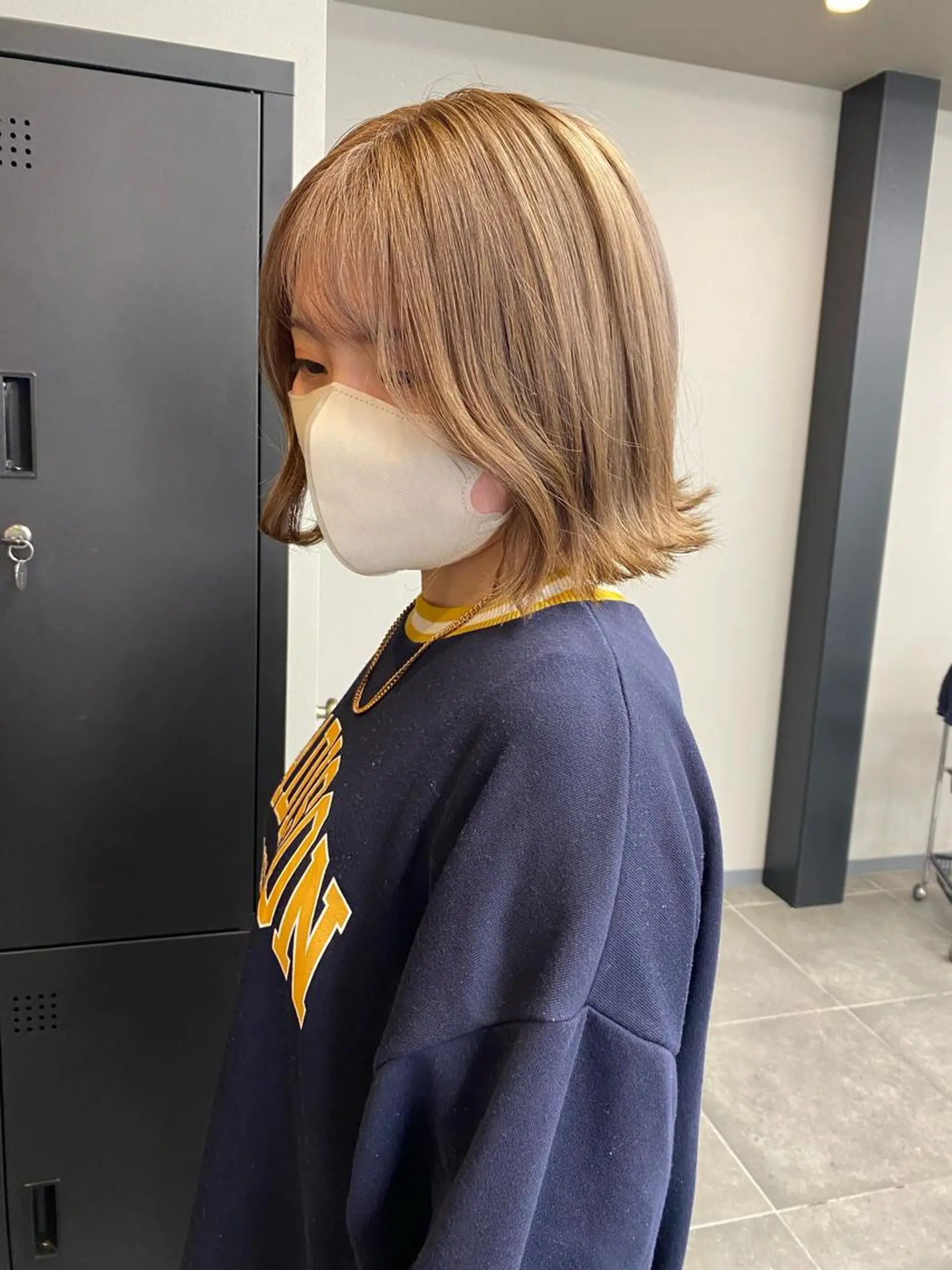 ミディアム maco 艶感ハイトーン🦋のヘアスタイル