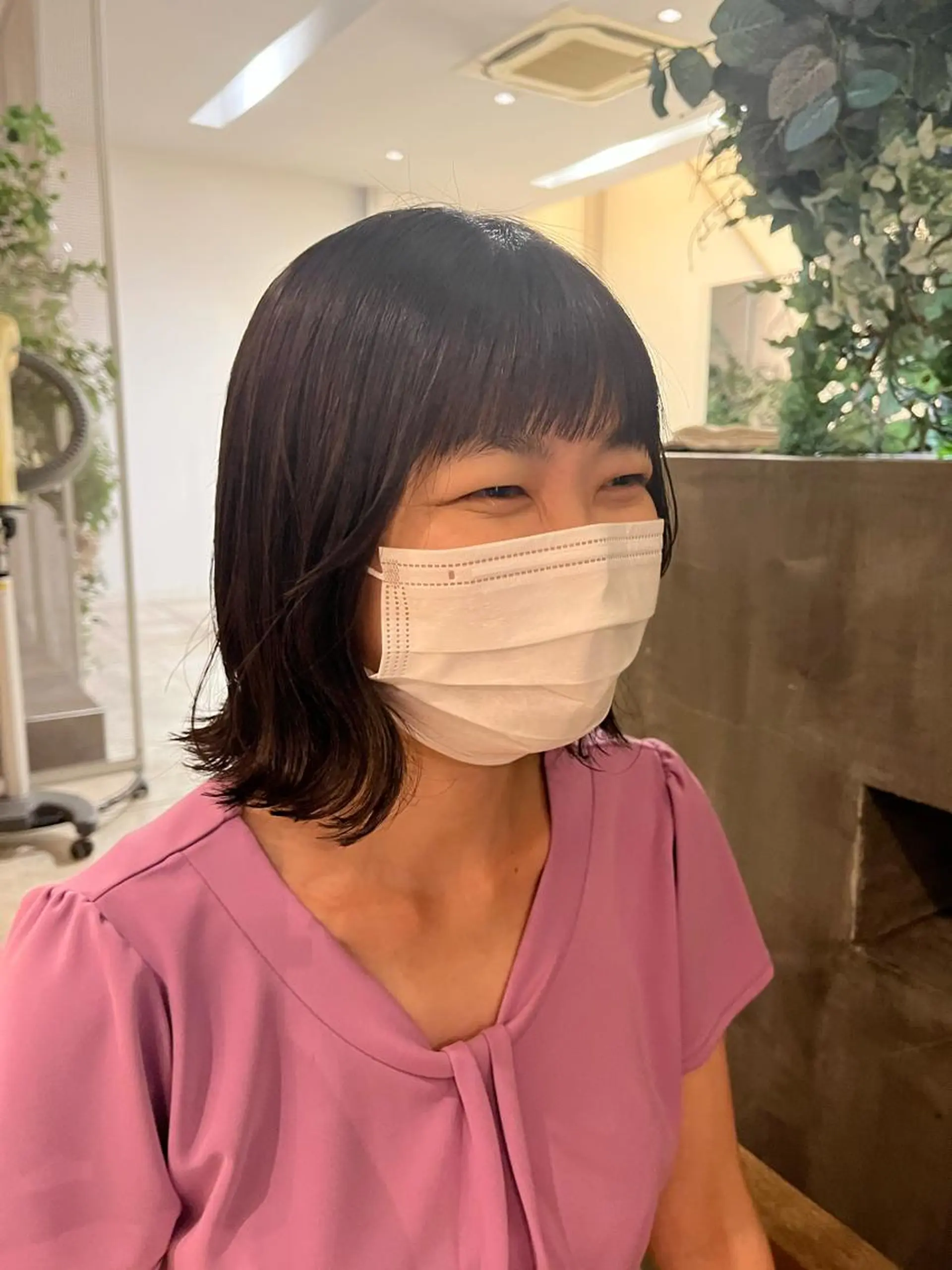 ミディアム ボブ 西崎 満里奈のヘアスタイル