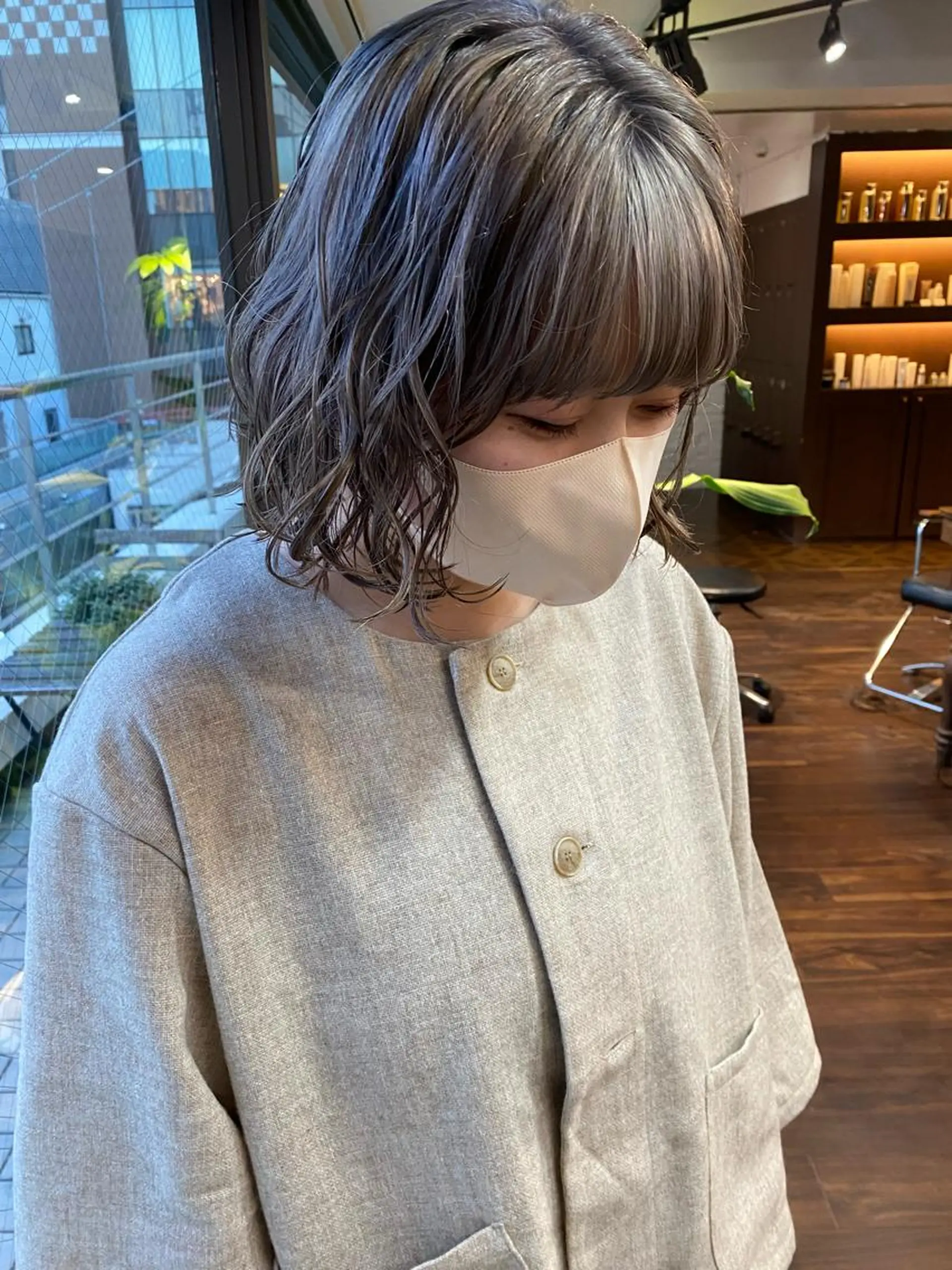 ミディアム カラー ヘアアレンジ ベージュカラー 透明感カラー ダブルカラー グレージュ ハイトーンカラー レイヤーカット×髪質 改善🇰🇷シオリのヘアスタイル