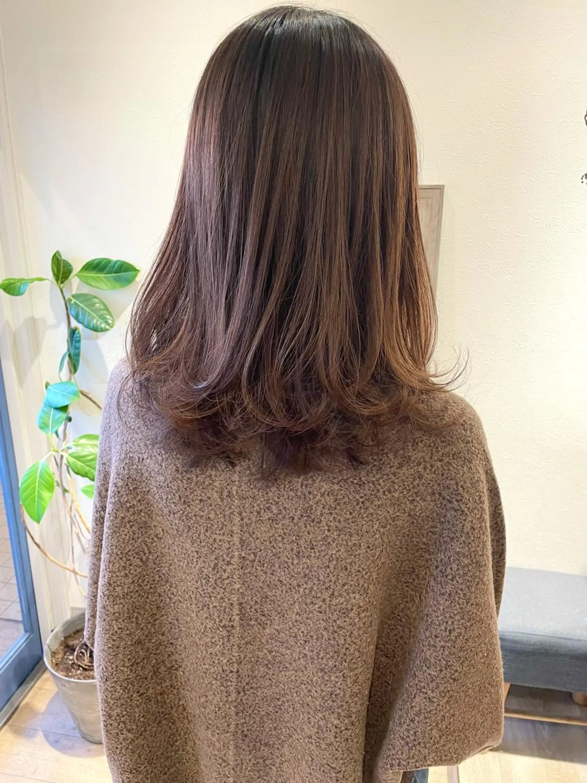 セミロング カラー 切りっぱなしボブ セミロングパーマ ベージュカラー ブリーチ ブラウンカラー 🩰オリーブ/ ベージュ松本咲花🩰のヘアスタイル