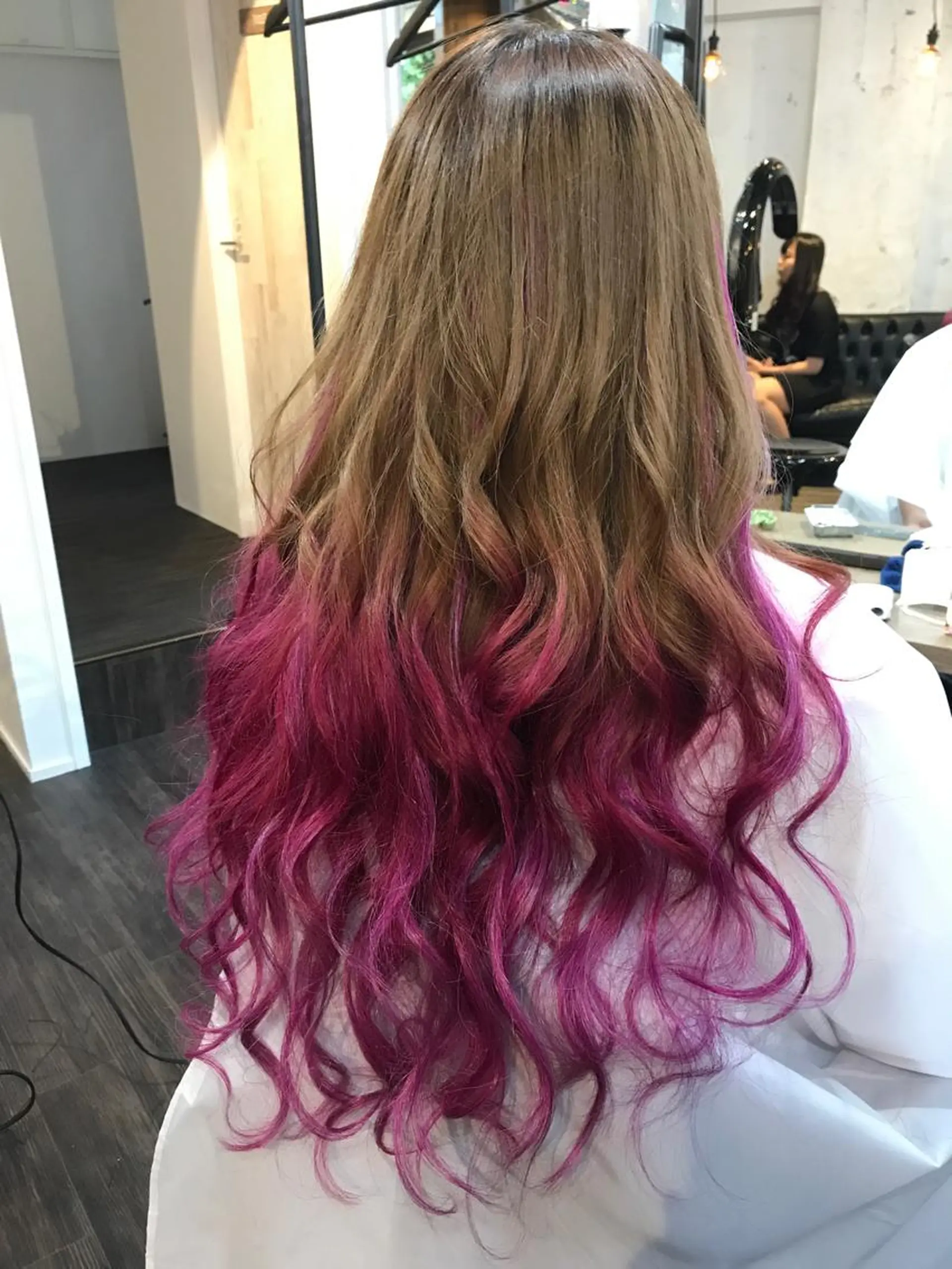 ロング カラー エクステ WEST OLAND 安藤のヘアスタイル